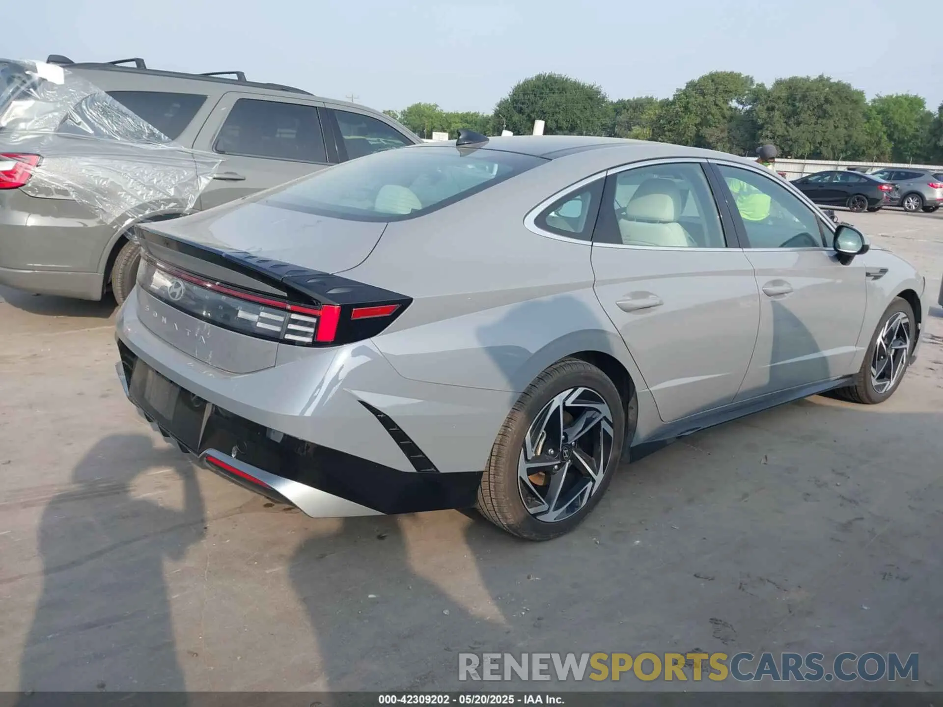 4 Фотография поврежденного автомобиля KMHL14JA2RA350015 HYUNDAI SONATA 2024