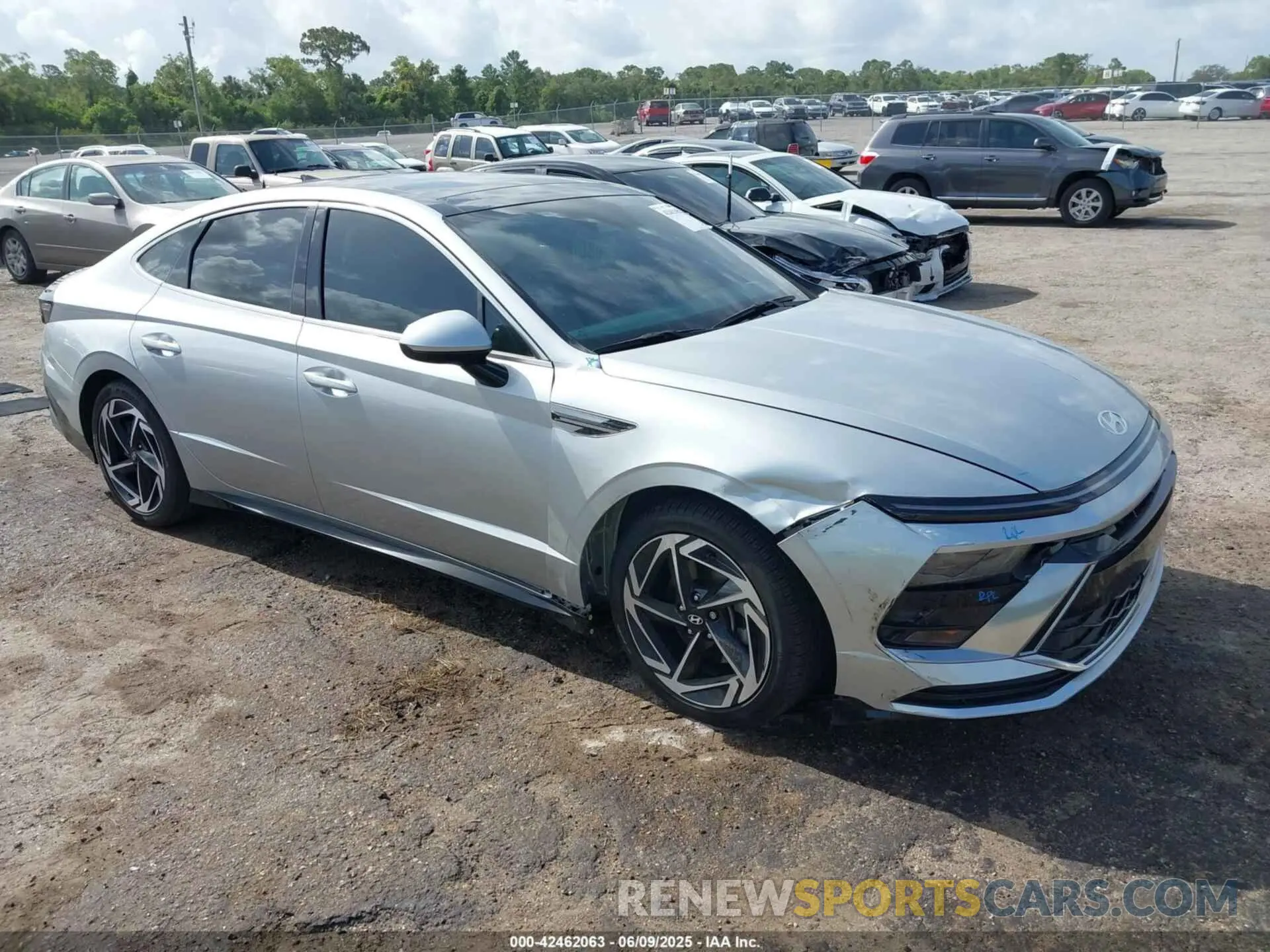 1 Photograph of a damaged car KMHL14JA2RA352315 HYUNDAI SONATA 2024