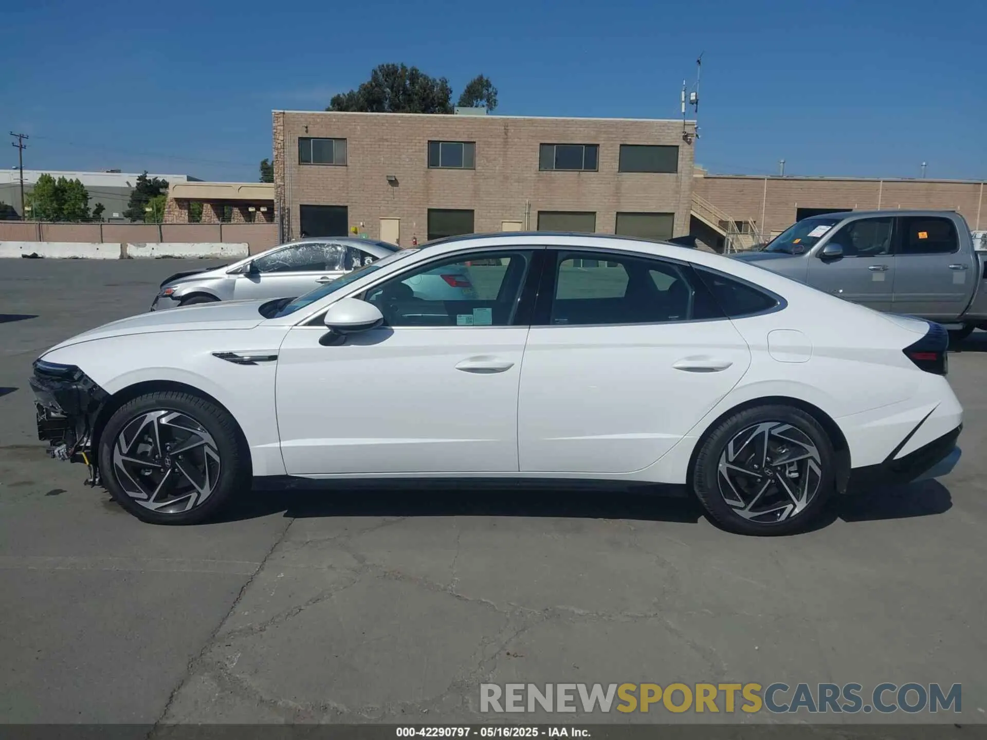 15 Photograph of a damaged car KMHL14JA6RA426688 HYUNDAI SONATA 2024