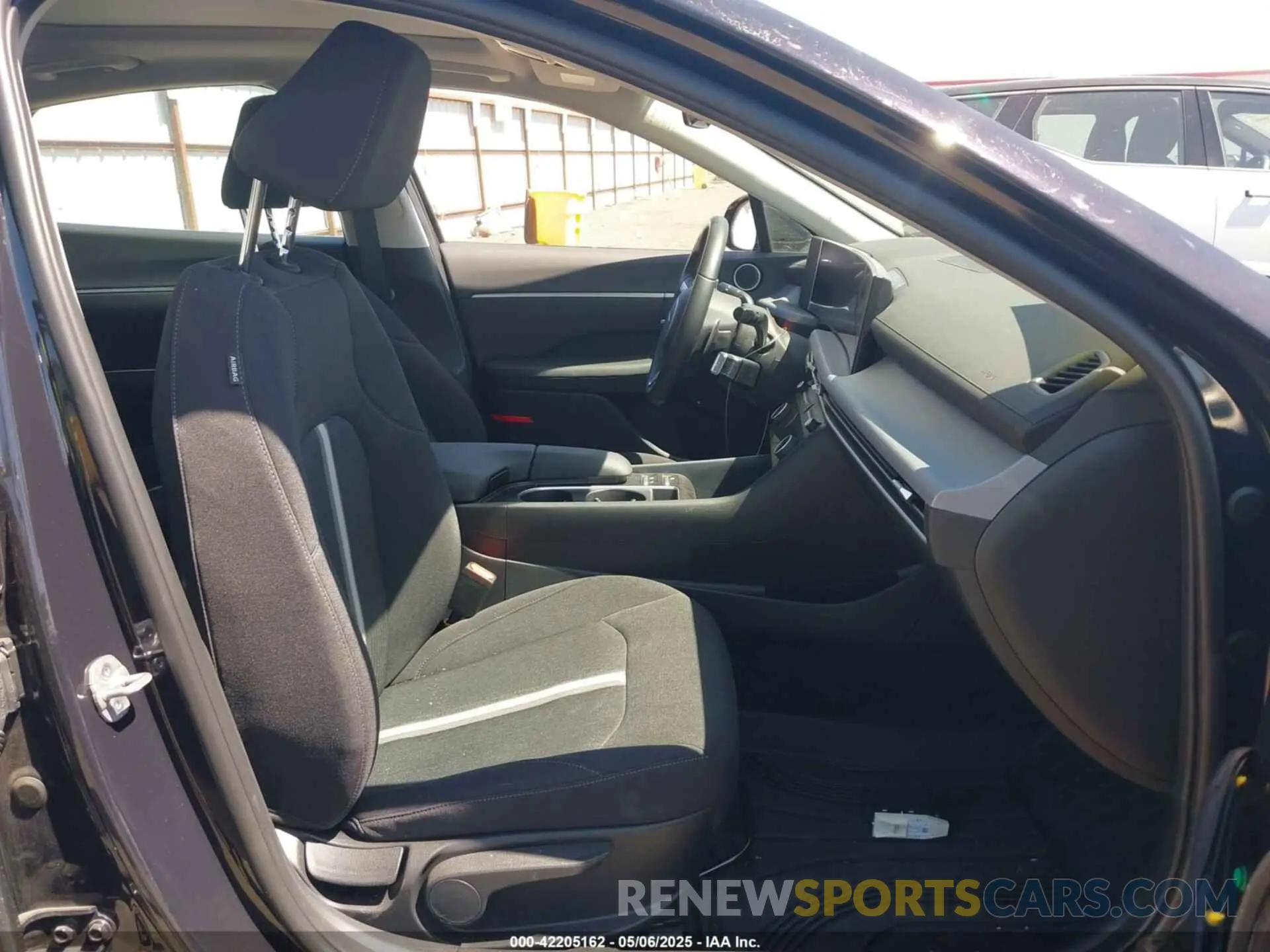 5 Photograph of a damaged car KMHL14JA7RA365433 HYUNDAI SONATA 2024