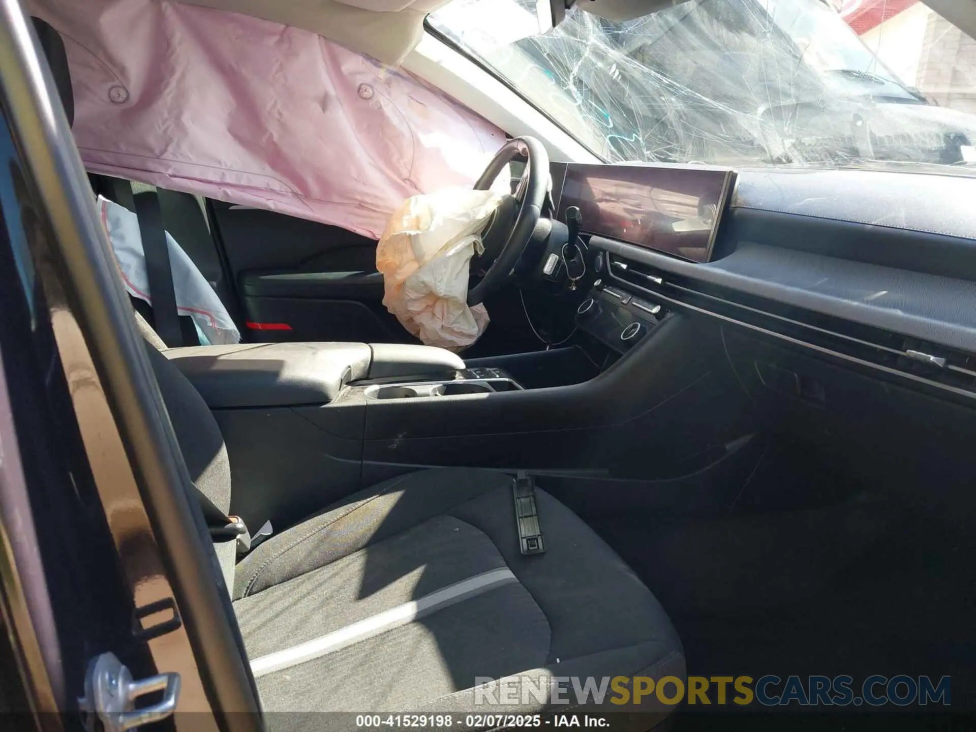 5 Photograph of a damaged car KMHL14JA8RA355719 HYUNDAI SONATA 2024