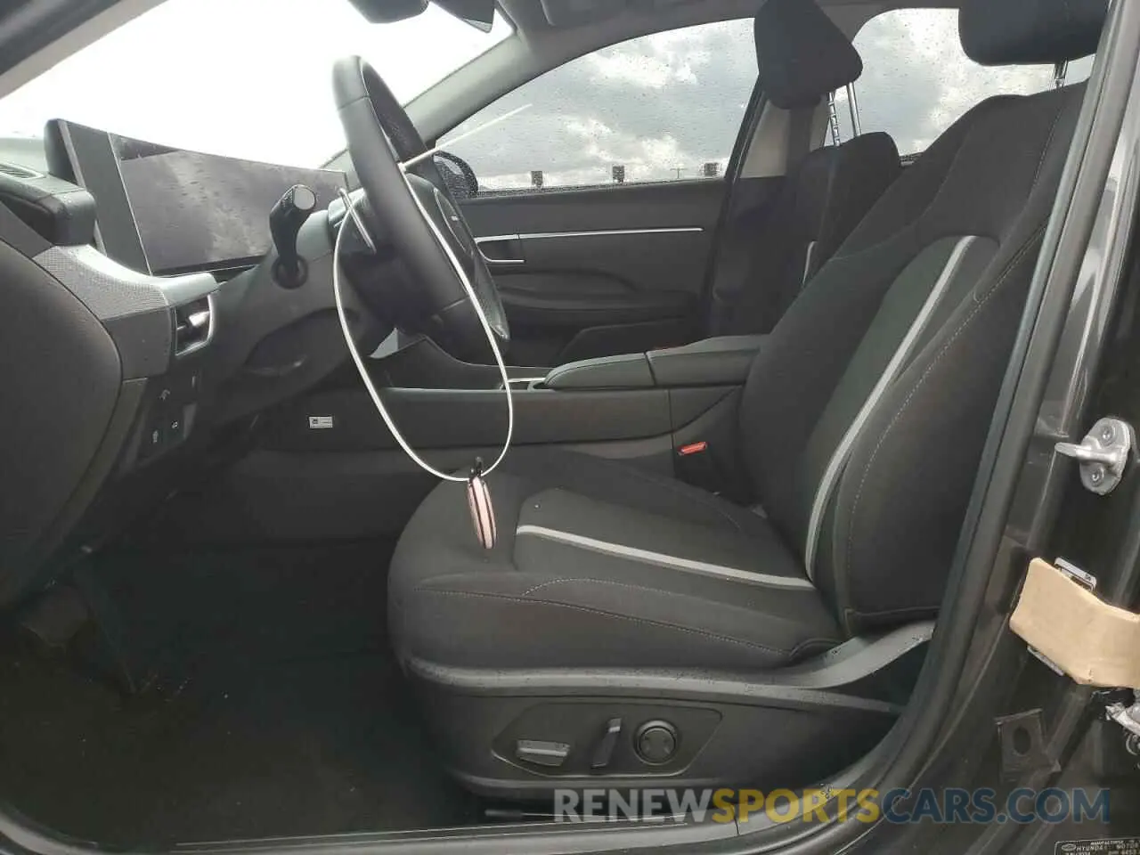 7 Фотография поврежденного автомобиля KMHL14JA9RA418990 HYUNDAI SONATA 2024