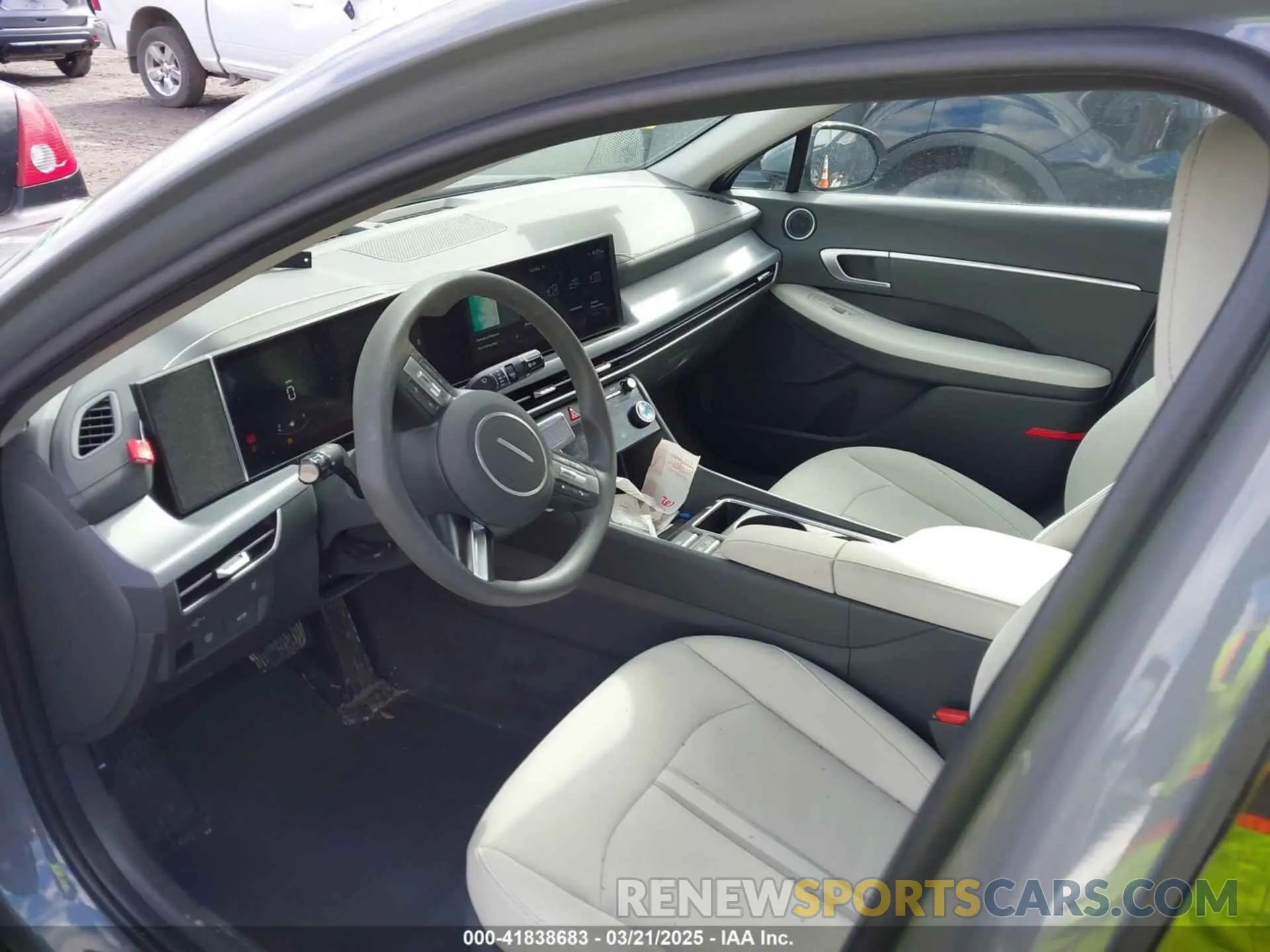 9 Photograph of a damaged car KMHL64JA0RA356123 HYUNDAI SONATA 2024