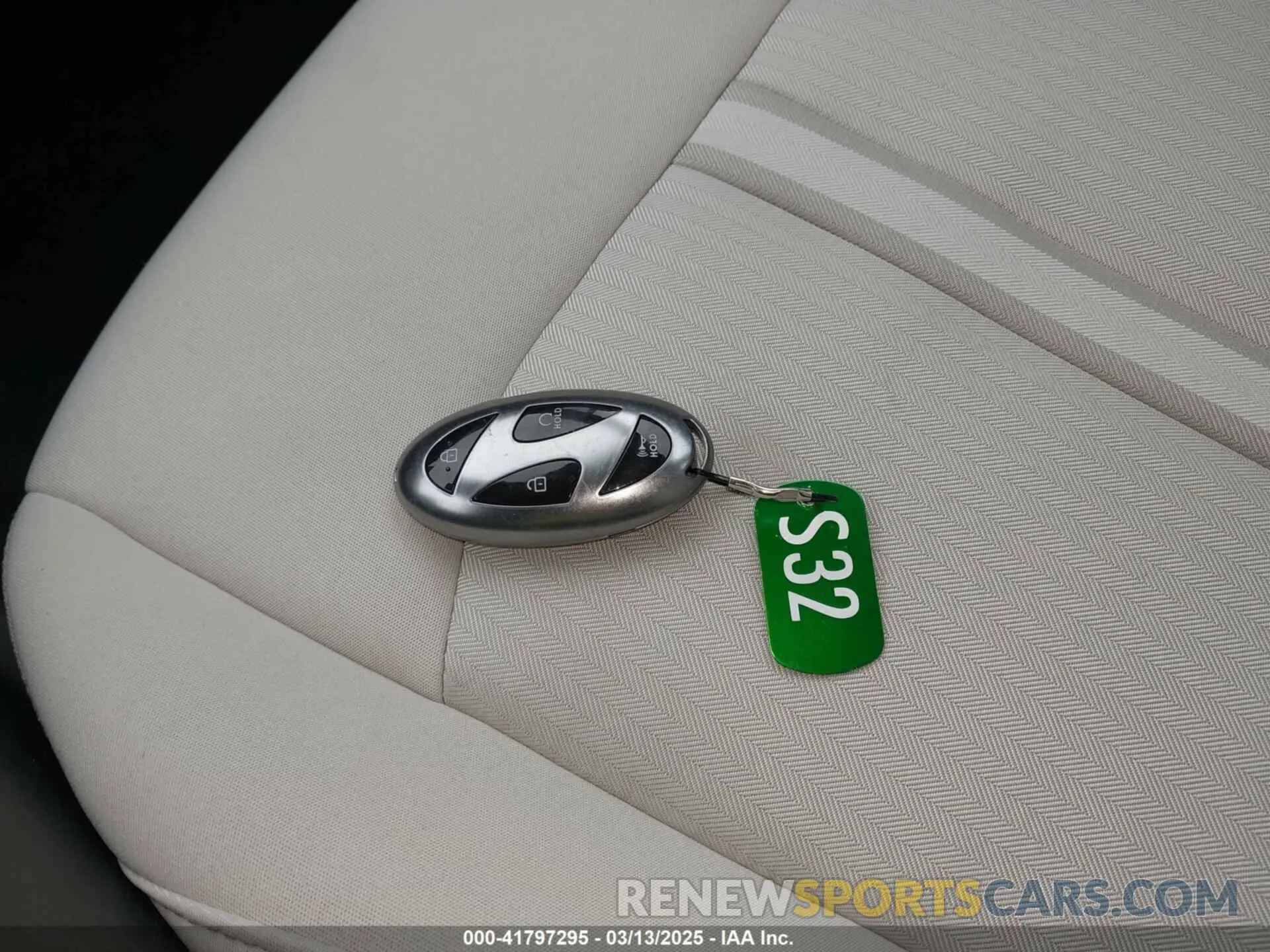 11 Photograph of a damaged car KMHL64JA0RA375982 HYUNDAI SONATA 2024