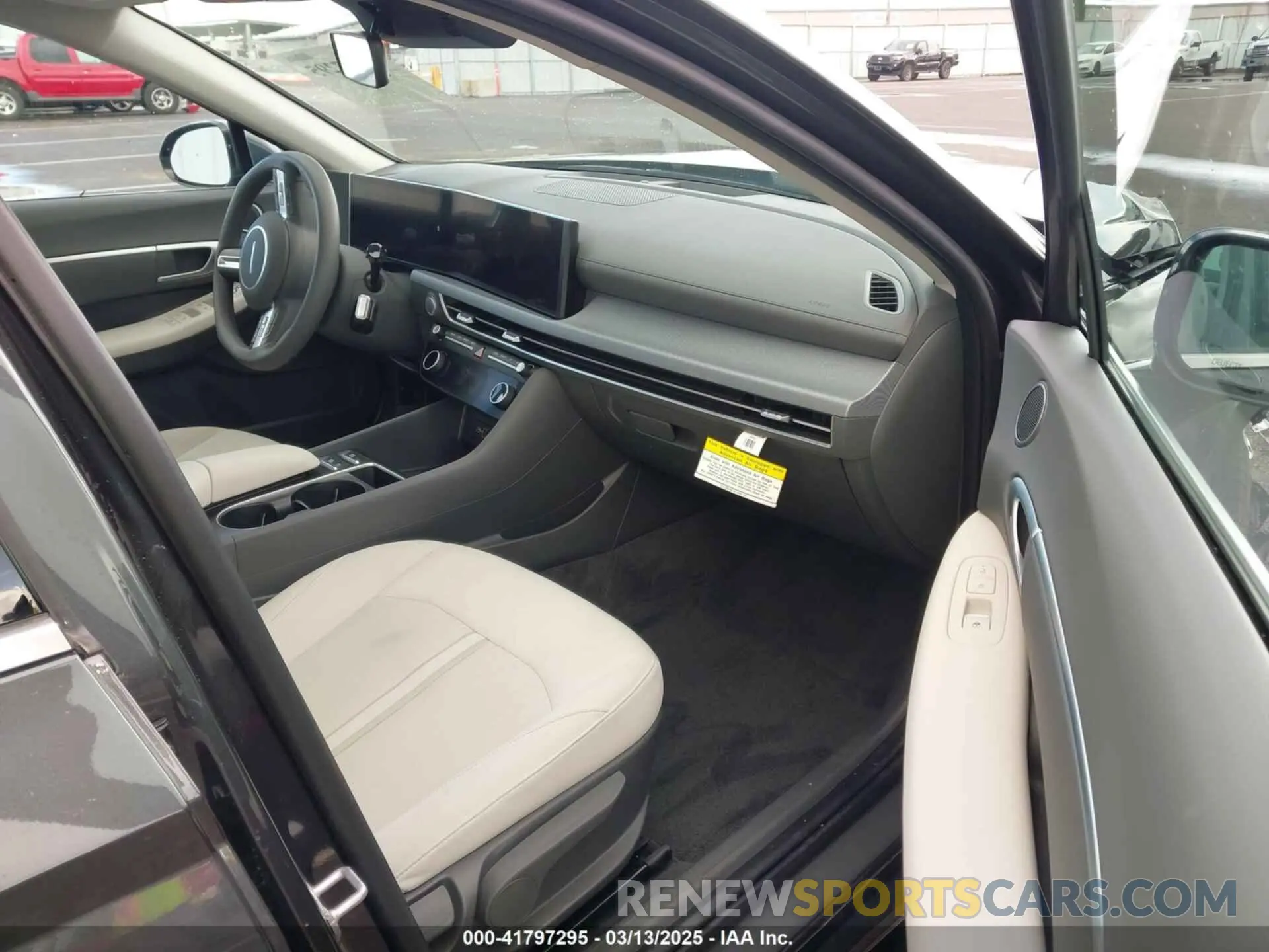 5 Photograph of a damaged car KMHL64JA0RA375982 HYUNDAI SONATA 2024