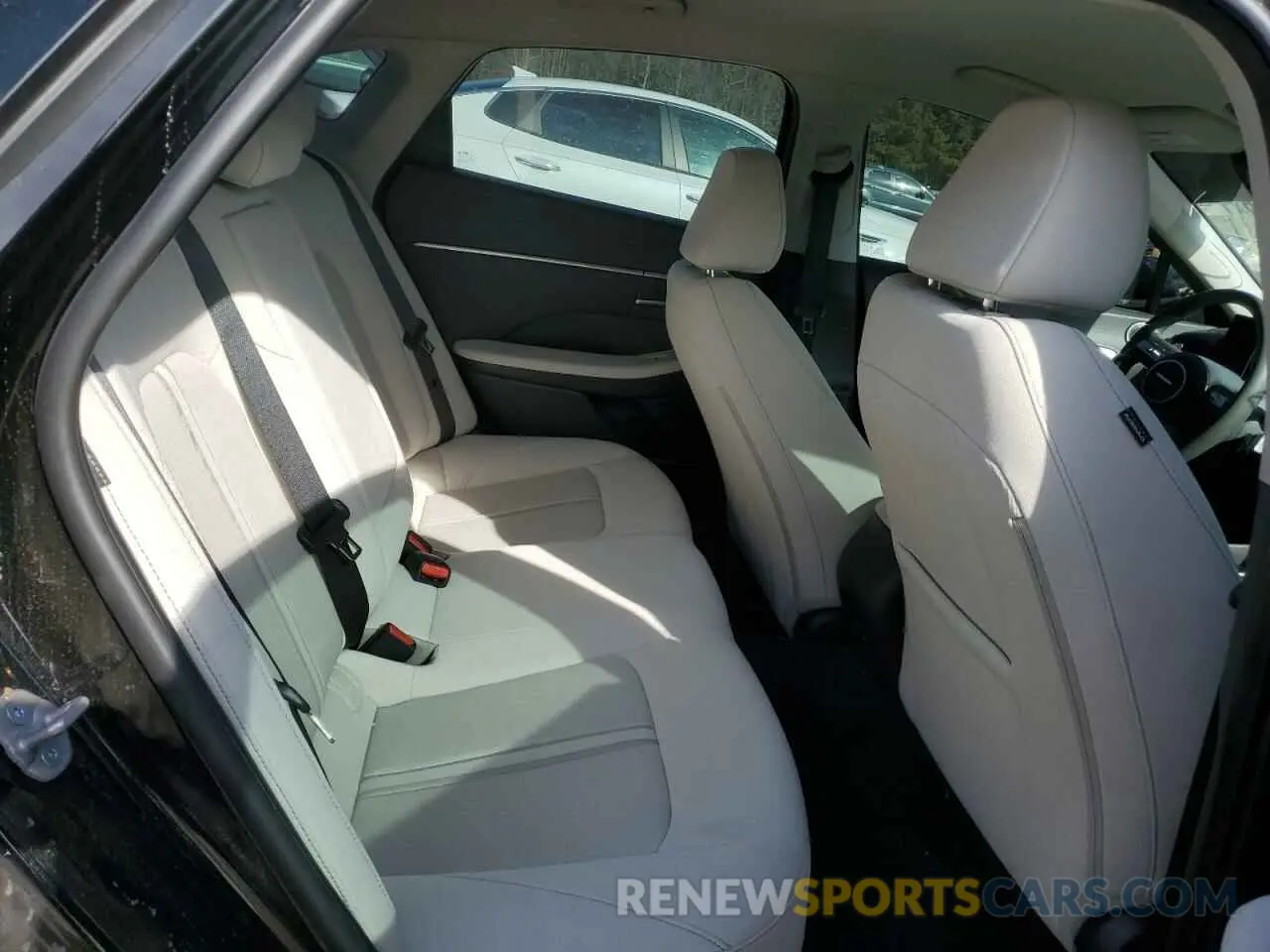 10 Photograph of a damaged car KMHL64JA0RA377215 HYUNDAI SONATA 2024