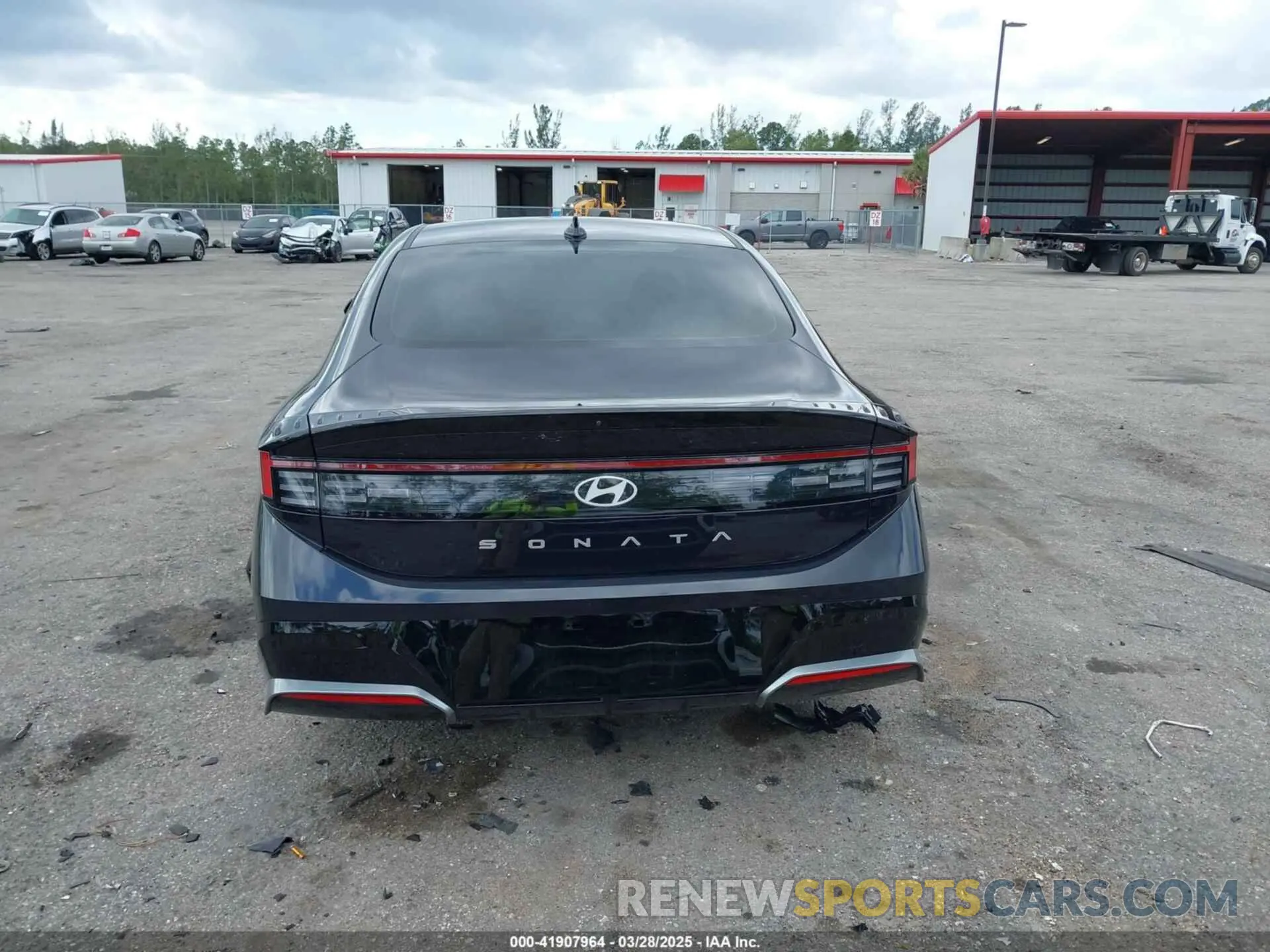 16 Photograph of a damaged car KMHL64JA1RA354932 HYUNDAI SONATA 2024