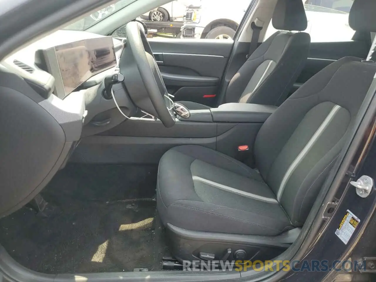 7 Photograph of a damaged car KMHL64JA1RA412599 HYUNDAI SONATA 2024