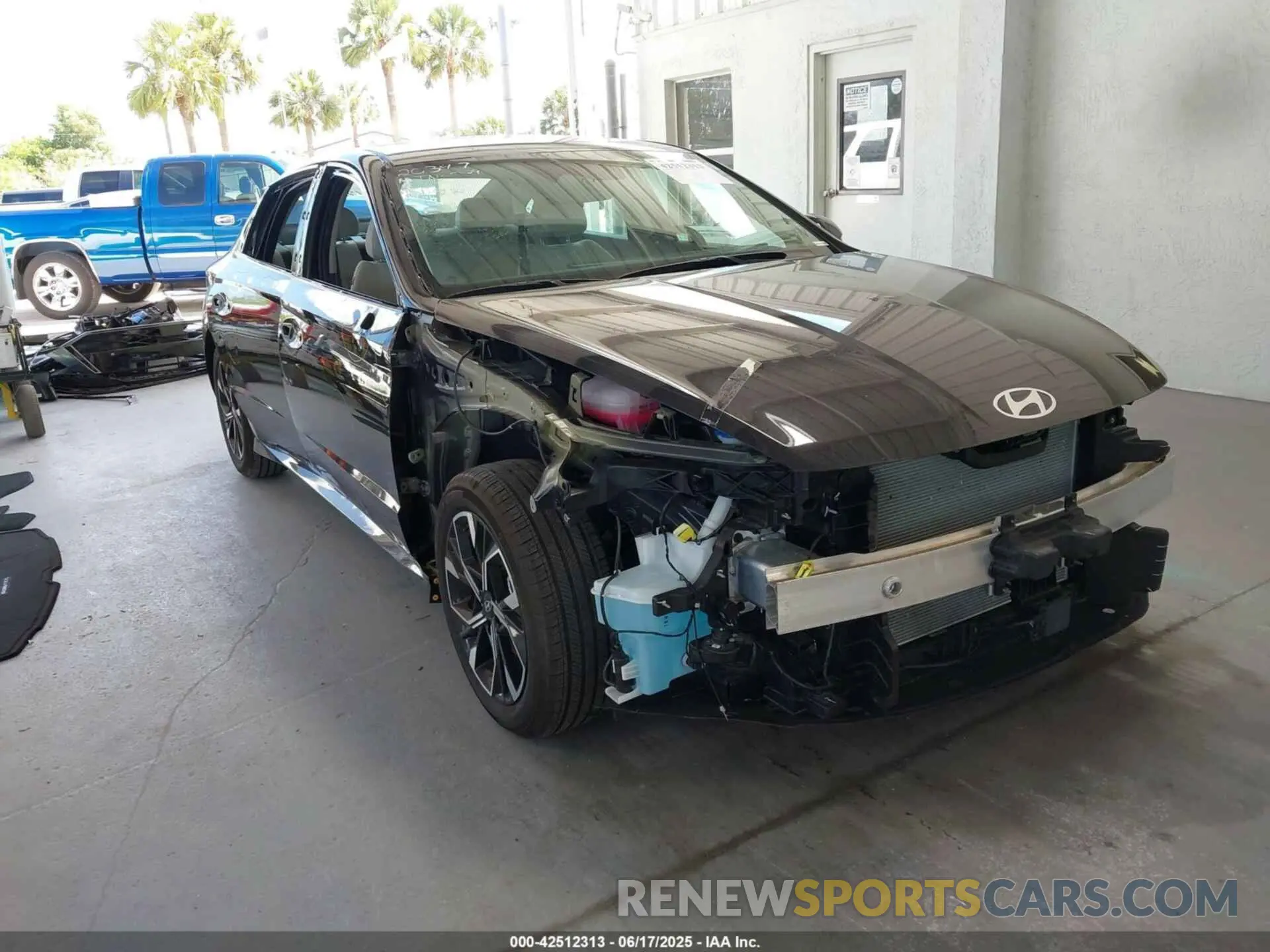 1 Photograph of a damaged car KMHL64JA2RA381928 HYUNDAI SONATA 2024