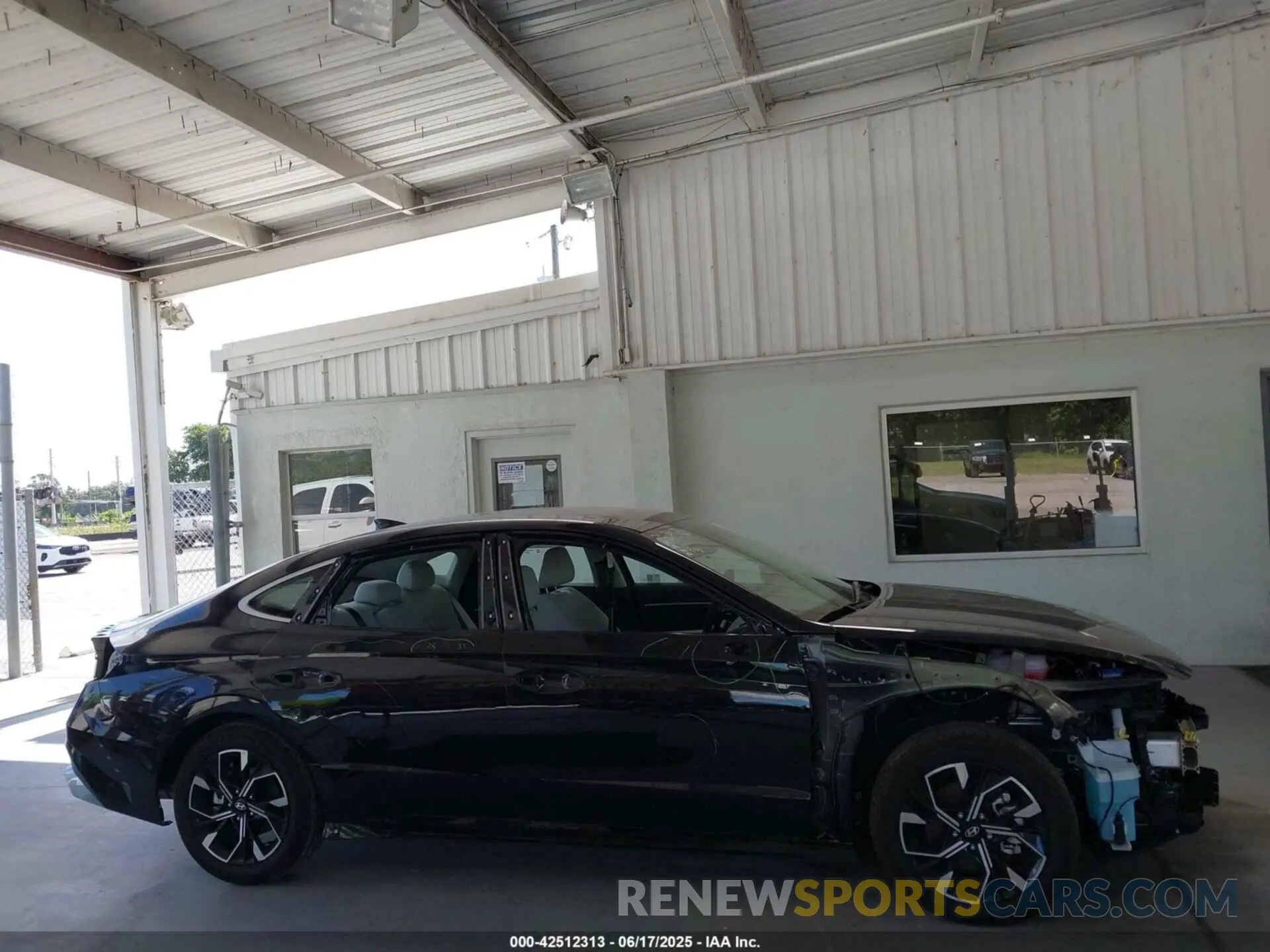 14 Photograph of a damaged car KMHL64JA2RA381928 HYUNDAI SONATA 2024