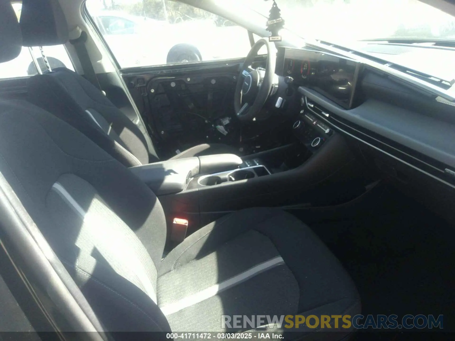 5 Photograph of a damaged car KMHL64JA2RA385381 HYUNDAI SONATA 2024