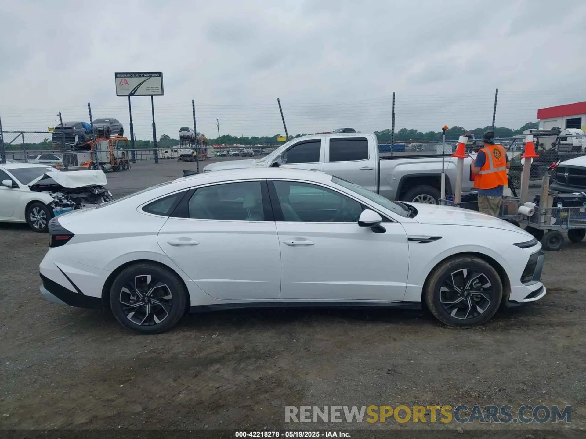 13 Фотография поврежденного автомобиля KMHL64JA3RA375328 HYUNDAI SONATA 2024