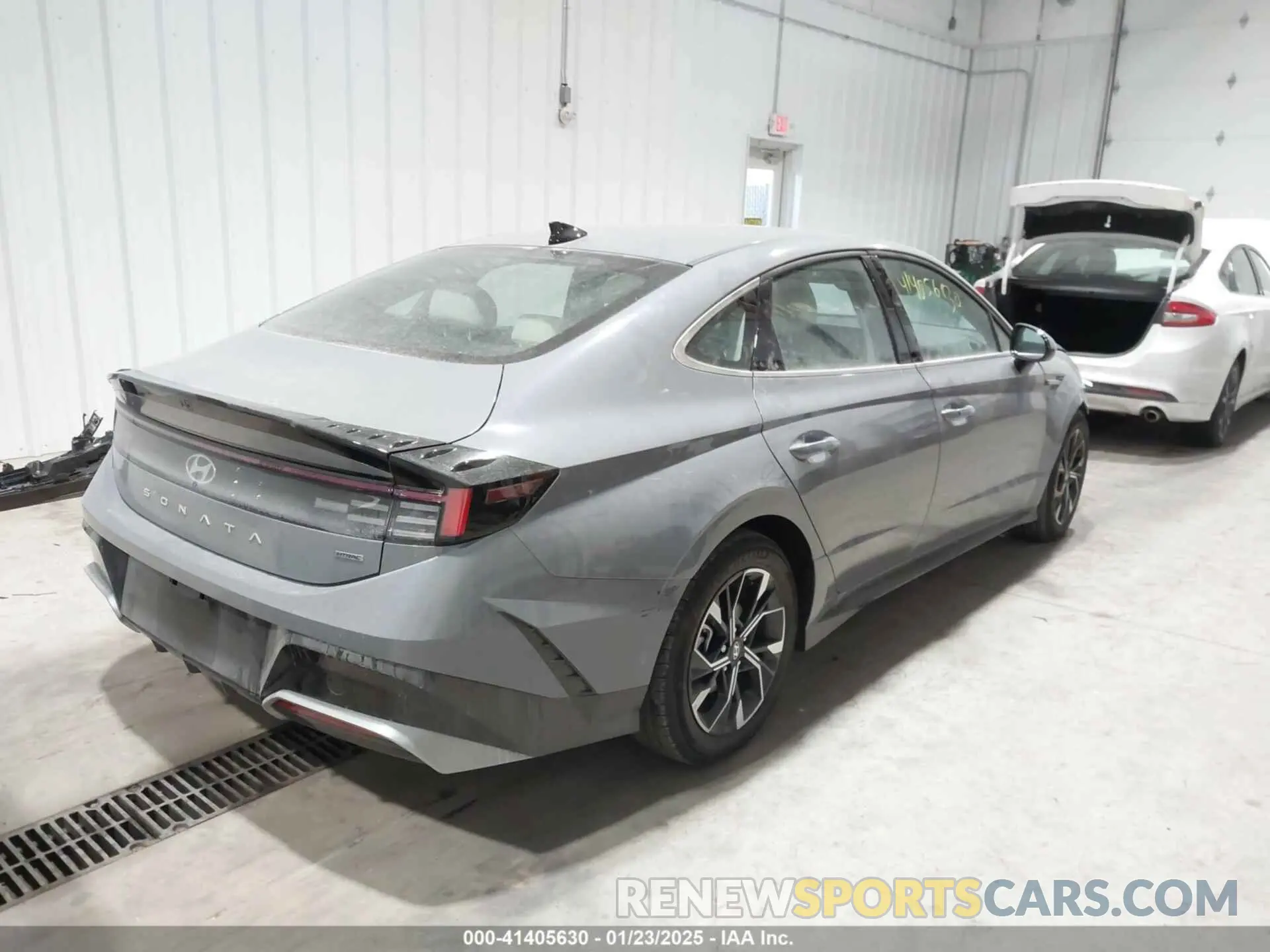 4 Photograph of a damaged car KMHL64JA4RA395085 HYUNDAI SONATA 2024