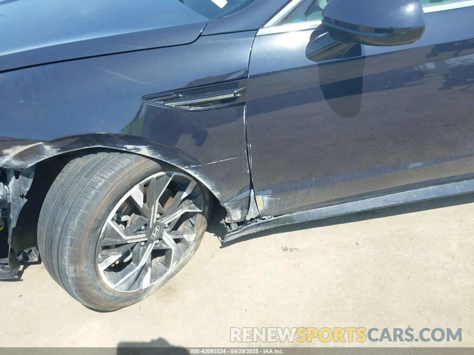 6 Photograph of a damaged car KMHL64JA5RA380000 HYUNDAI SONATA 2024