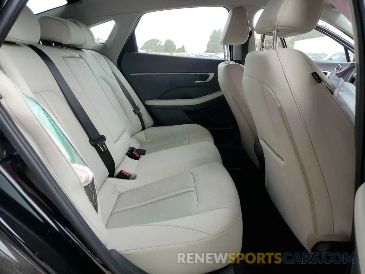 10 Photograph of a damaged car KMHL64JA5RA395788 HYUNDAI SONATA 2024