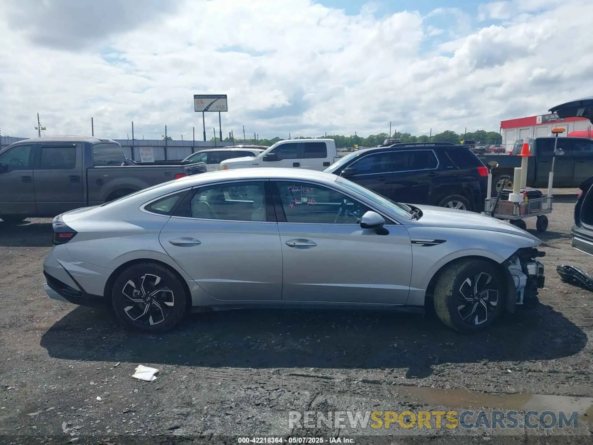 14 Photograph of a damaged car KMHL64JA7RA385845 HYUNDAI SONATA 2024