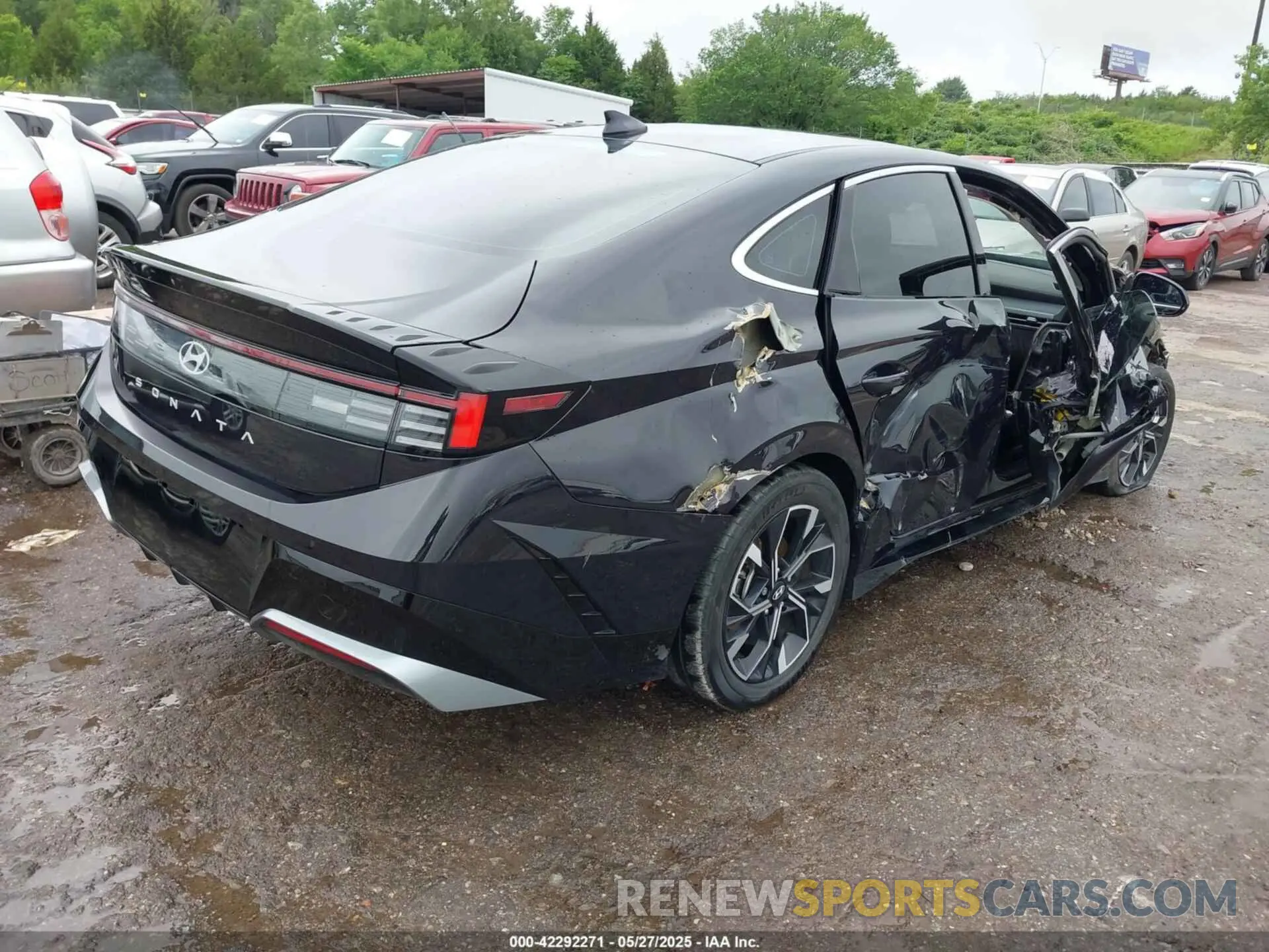 4 Photograph of a damaged car KMHL64JA8RA353860 HYUNDAI SONATA 2024