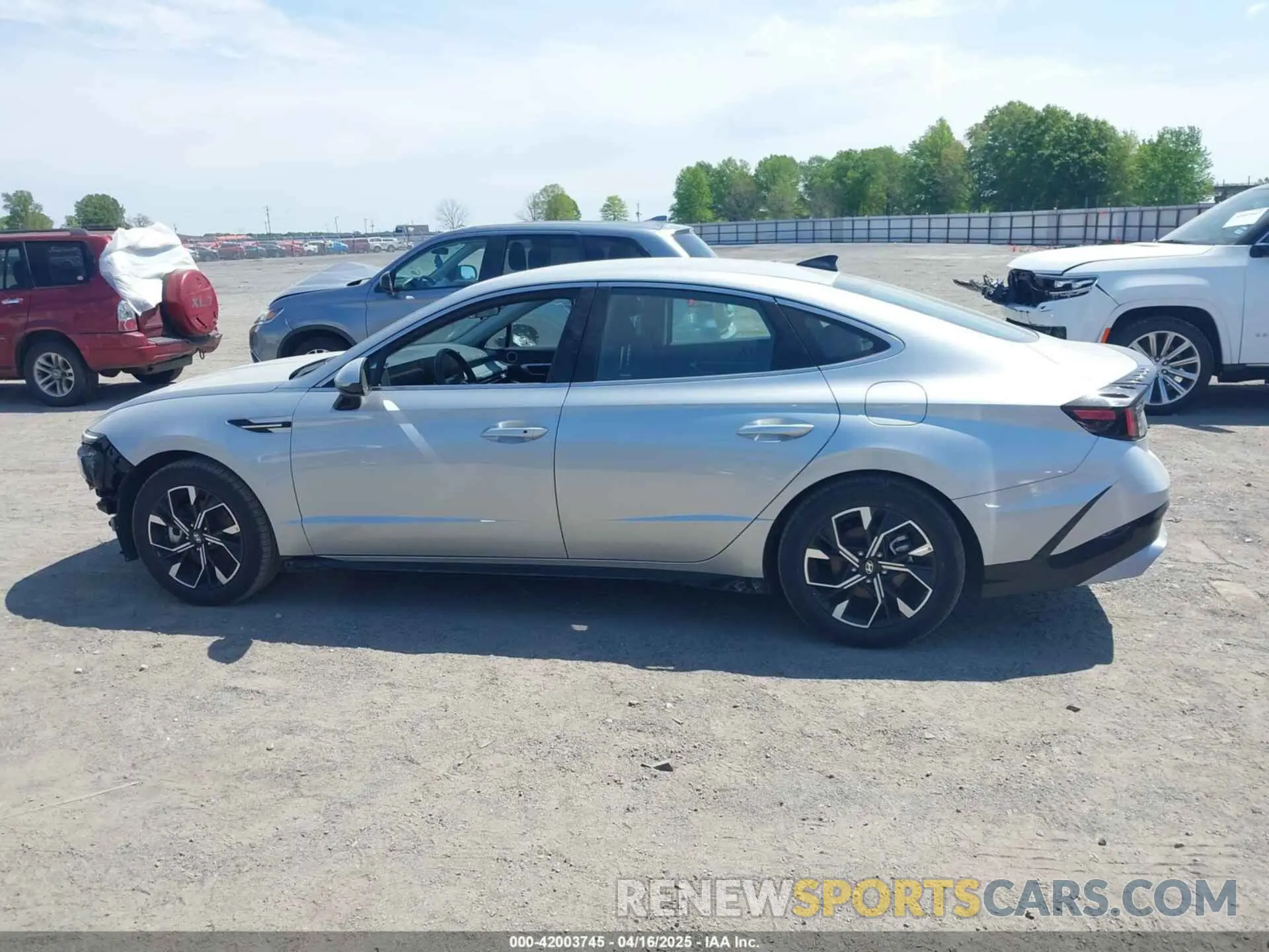 14 Photograph of a damaged car KMHL64JA8RA379911 HYUNDAI SONATA 2024
