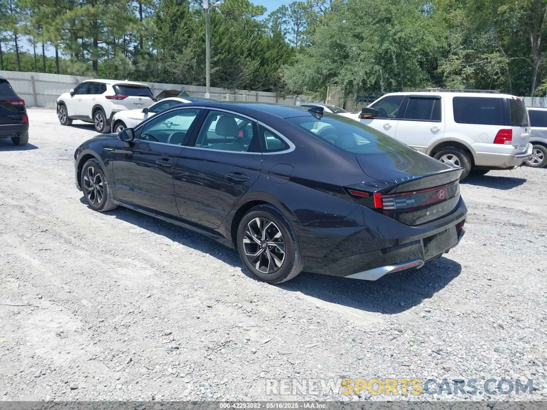 3 Photograph of a damaged car KMHL64JA8RA400479 HYUNDAI SONATA 2024