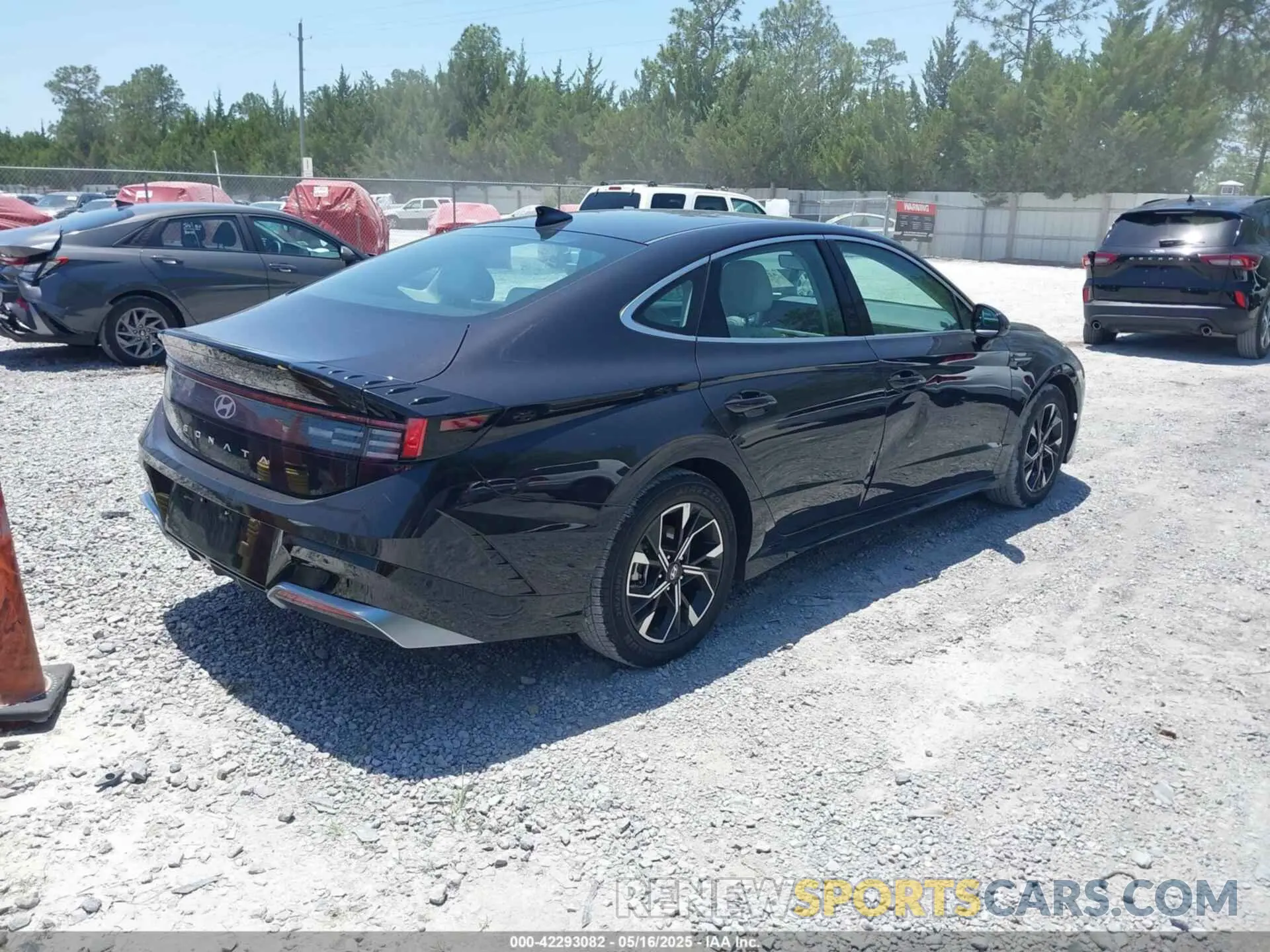 4 Photograph of a damaged car KMHL64JA8RA400479 HYUNDAI SONATA 2024