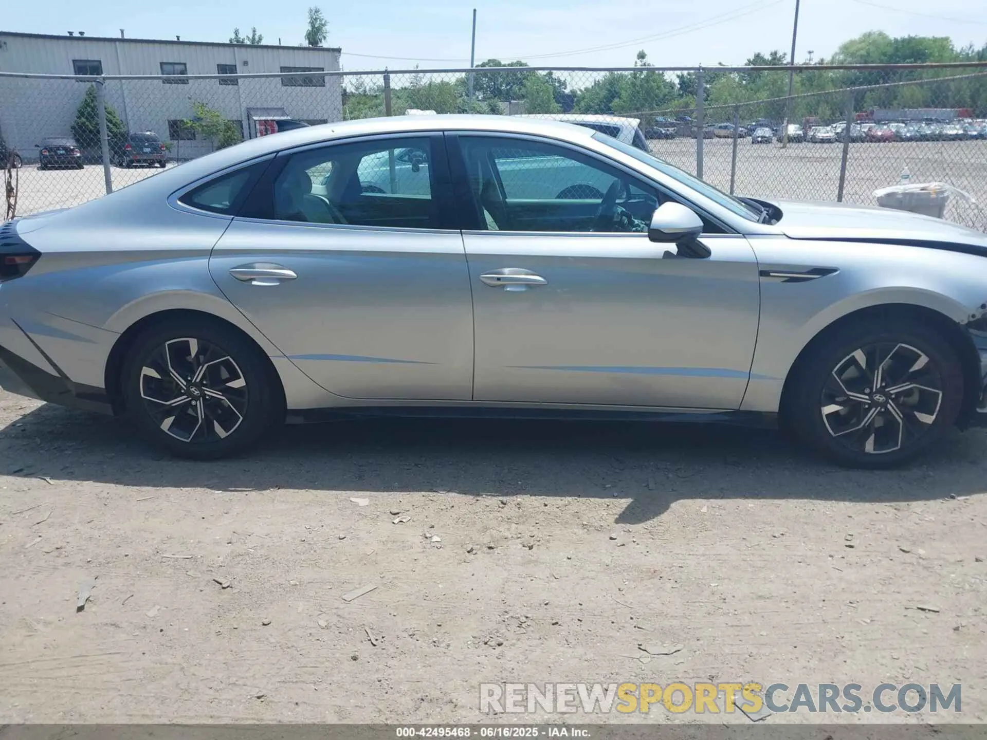 14 Photograph of a damaged car KMHL64JA9RA409255 HYUNDAI SONATA 2024