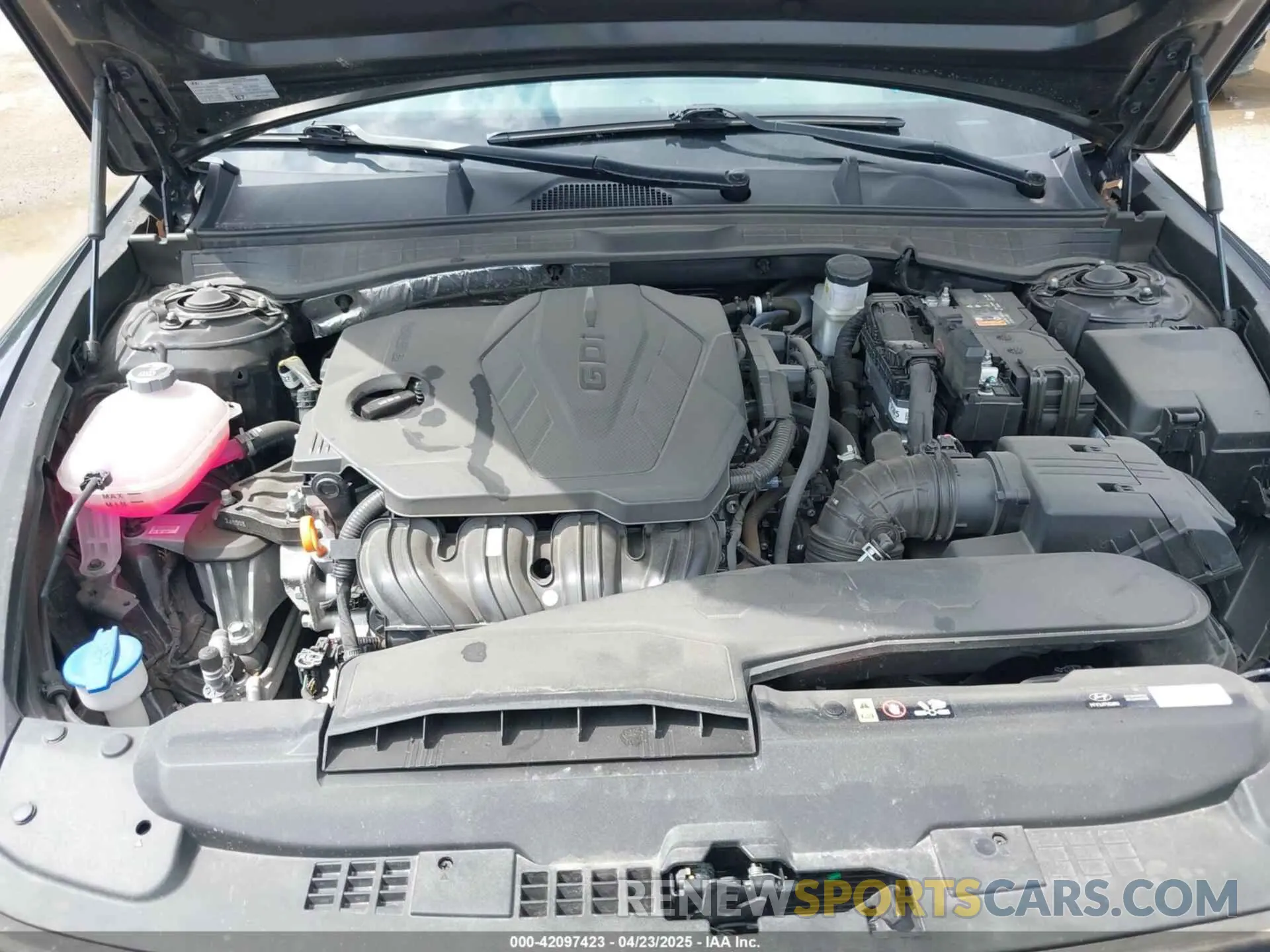 10 Photograph of a damaged car KMHL64JA9RA412687 HYUNDAI SONATA 2024