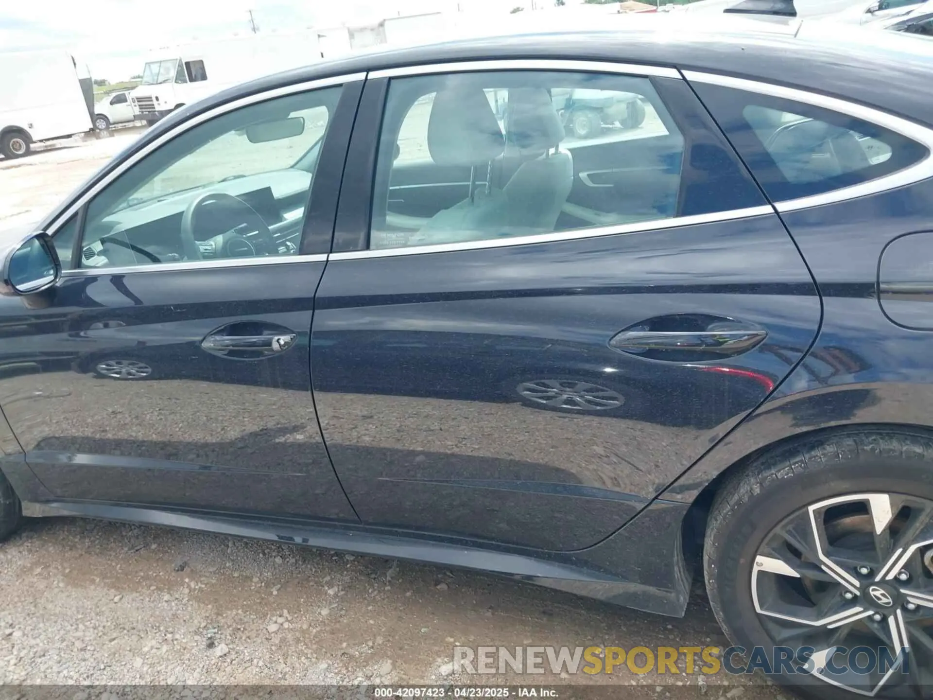 14 Photograph of a damaged car KMHL64JA9RA412687 HYUNDAI SONATA 2024
