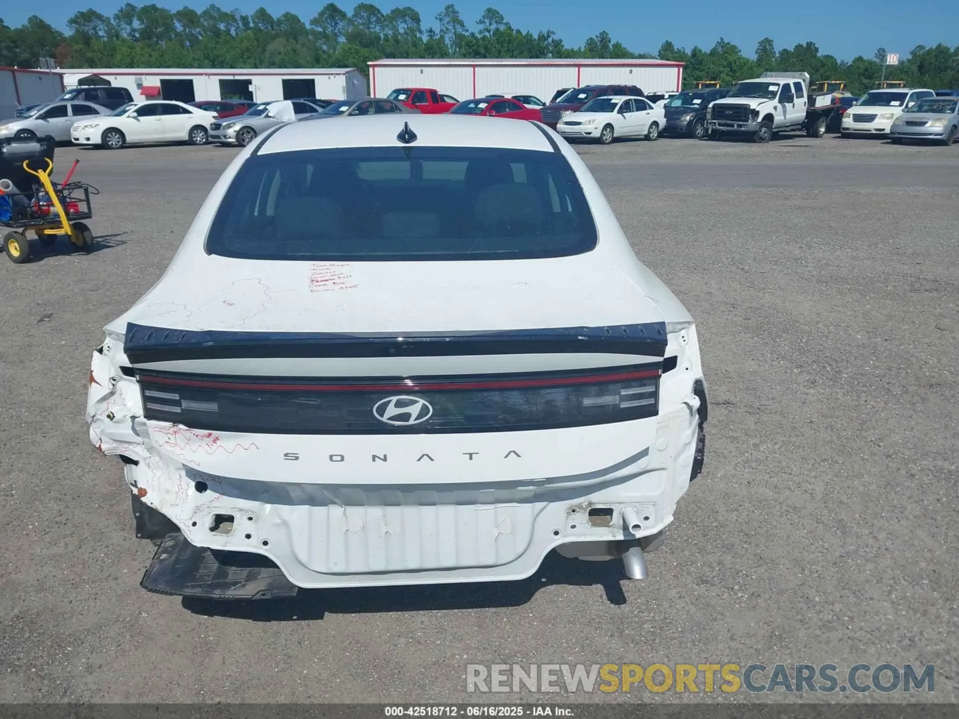 16 Photograph of a damaged car KMHL64JAXRA387038 HYUNDAI SONATA 2024