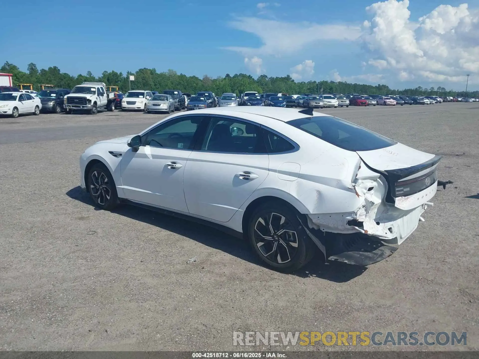 3 Photograph of a damaged car KMHL64JAXRA387038 HYUNDAI SONATA 2024