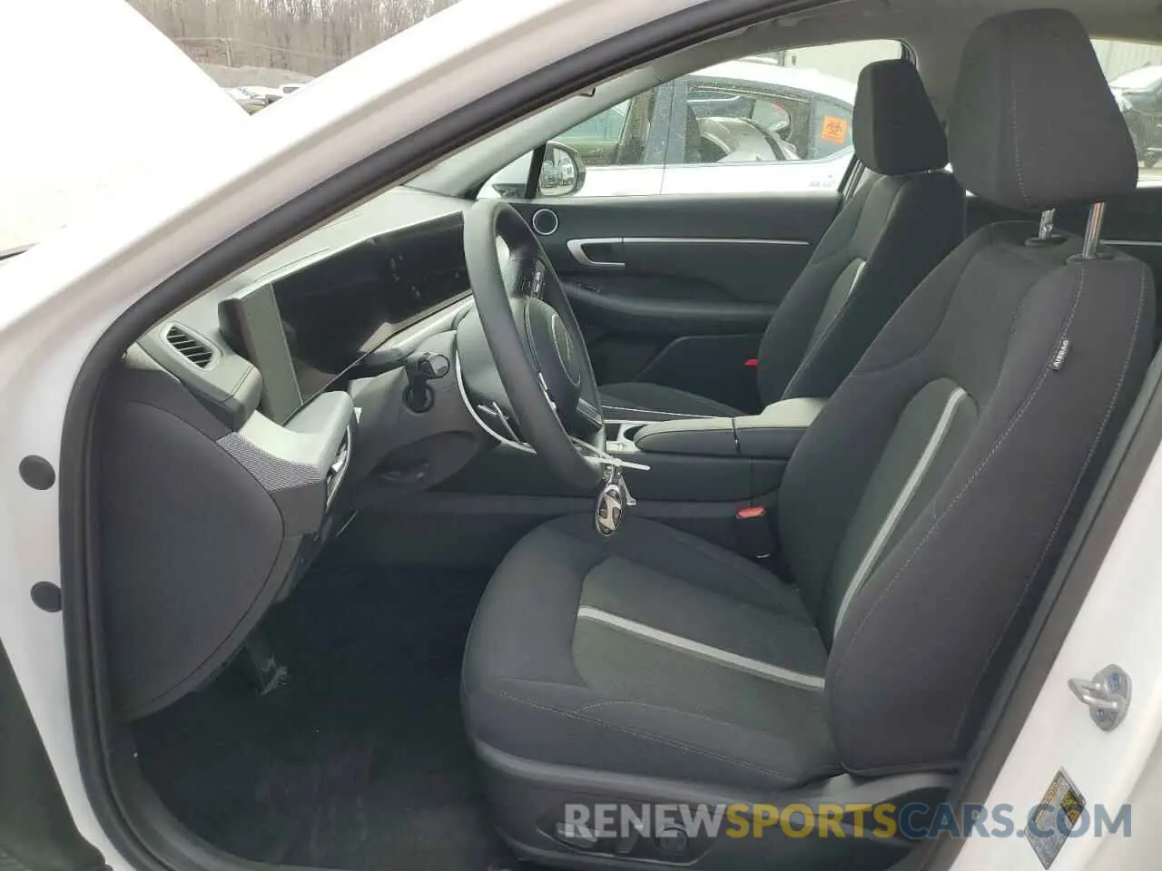7 Photograph of a damaged car KMHL64JA0SA462061 HYUNDAI SONATA 2025