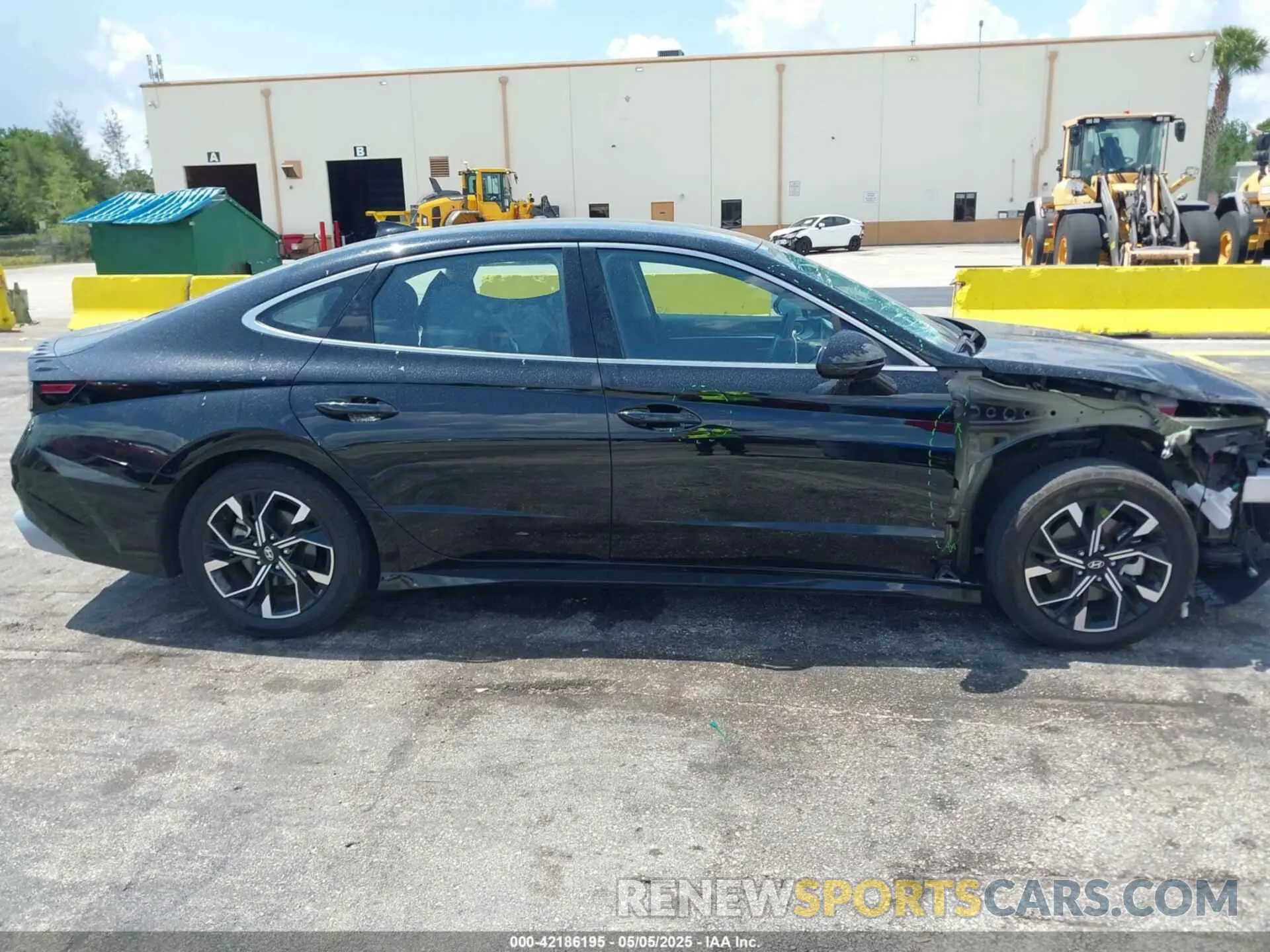 6 Photograph of a damaged car KMHL64JA1SA428968 HYUNDAI SONATA 2025