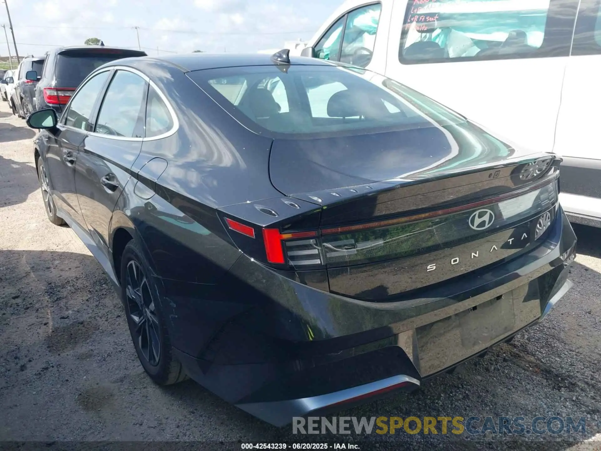 3 Photograph of a damaged car KMHL64JA1SA437721 HYUNDAI SONATA 2025
