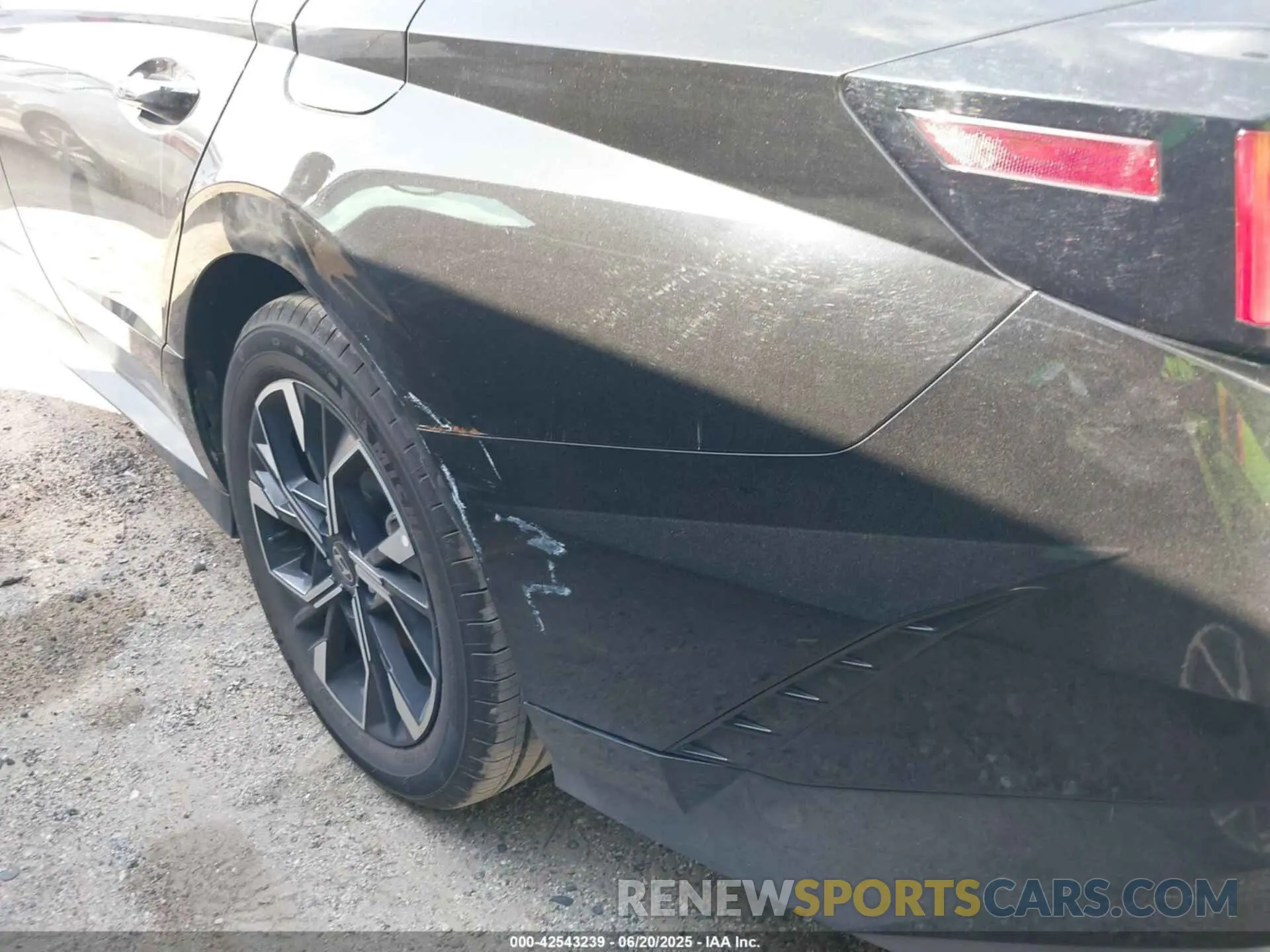 6 Photograph of a damaged car KMHL64JA1SA437721 HYUNDAI SONATA 2025