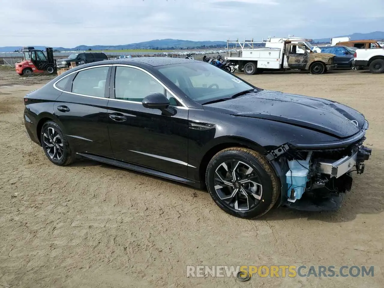 4 Photograph of a damaged car KMHL64JA1SA472730 HYUNDAI SONATA 2025