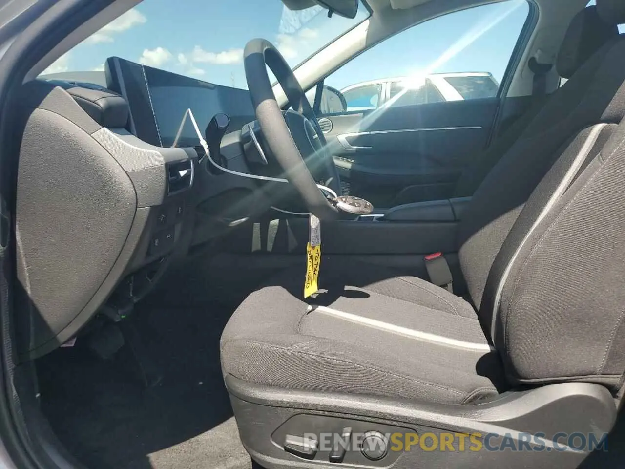 7 Photograph of a damaged car KMHL64JA2SA443625 HYUNDAI SONATA 2025