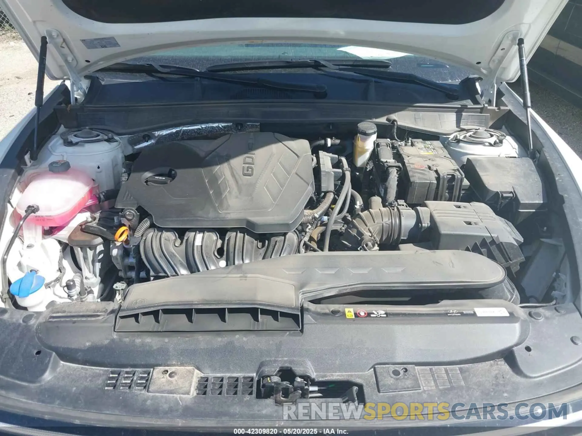 10 Photograph of a damaged car KMHL64JA4SA428723 HYUNDAI SONATA 2025