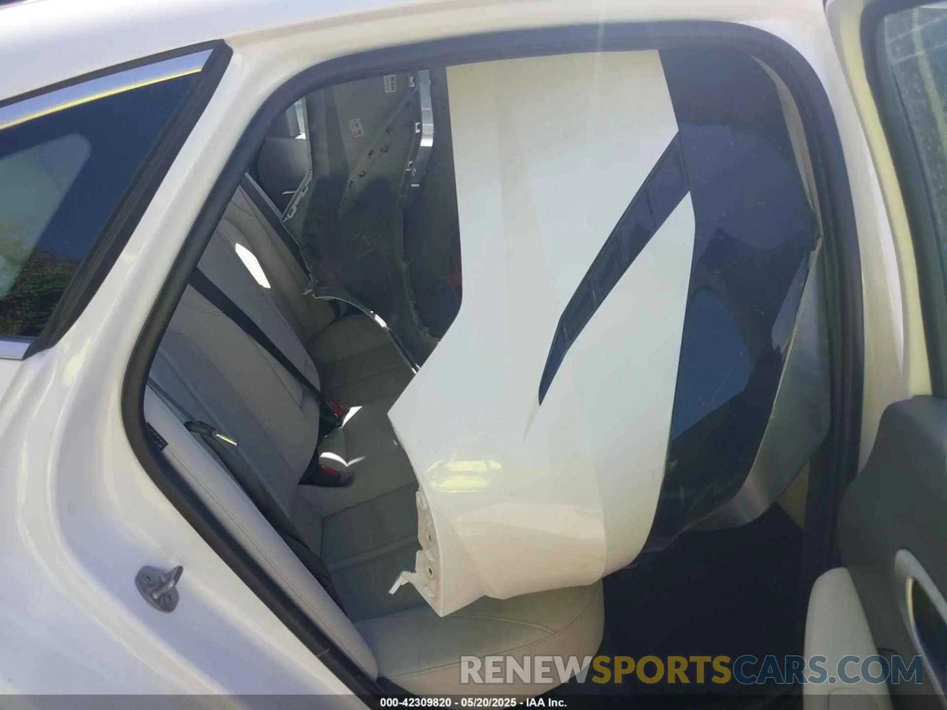 8 Photograph of a damaged car KMHL64JA4SA428723 HYUNDAI SONATA 2025