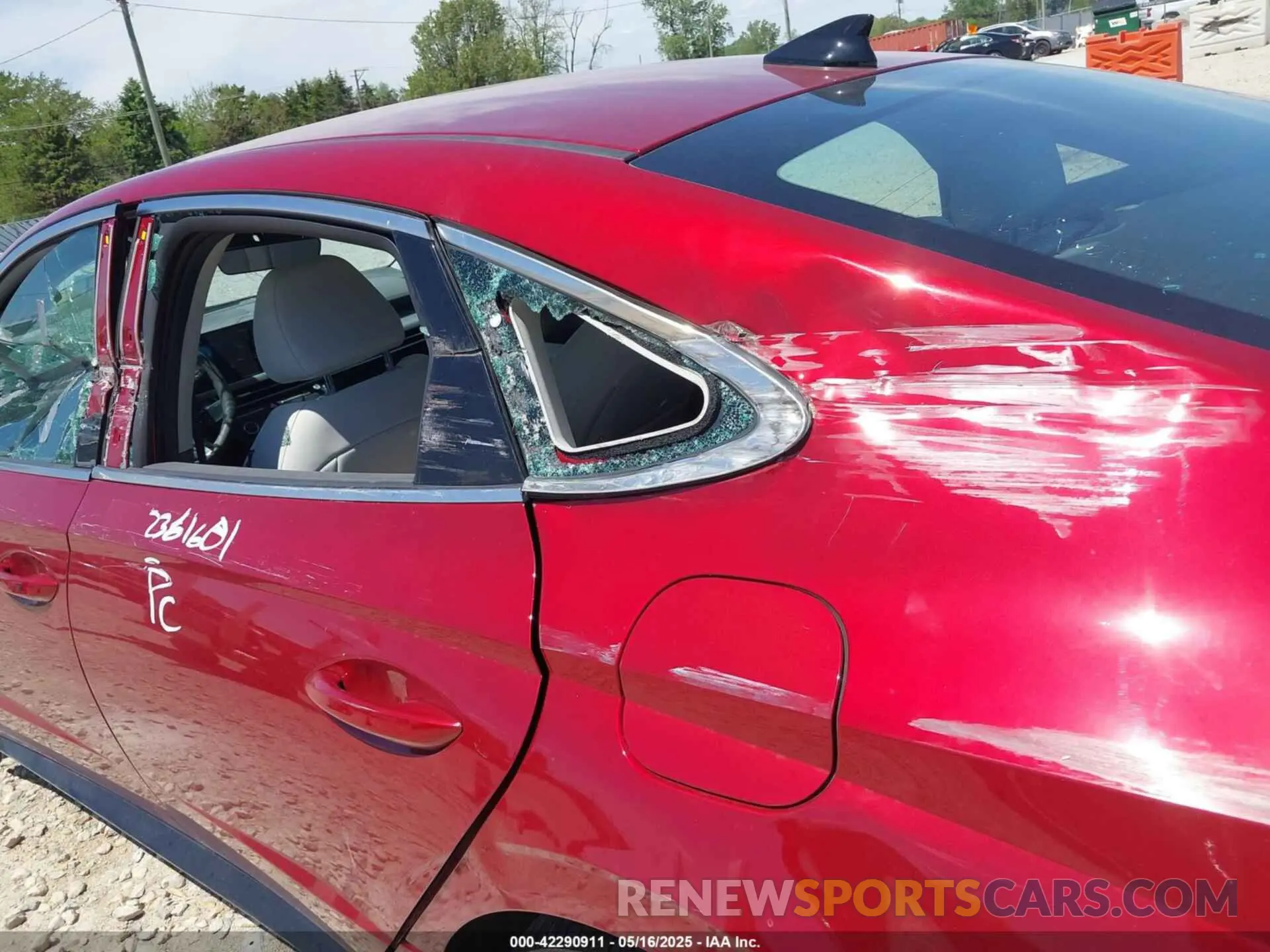 18 Photograph of a damaged car KMHL64JA4SA451614 HYUNDAI SONATA 2025