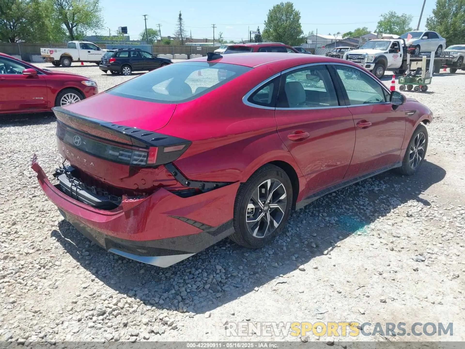 4 Photograph of a damaged car KMHL64JA4SA451614 HYUNDAI SONATA 2025