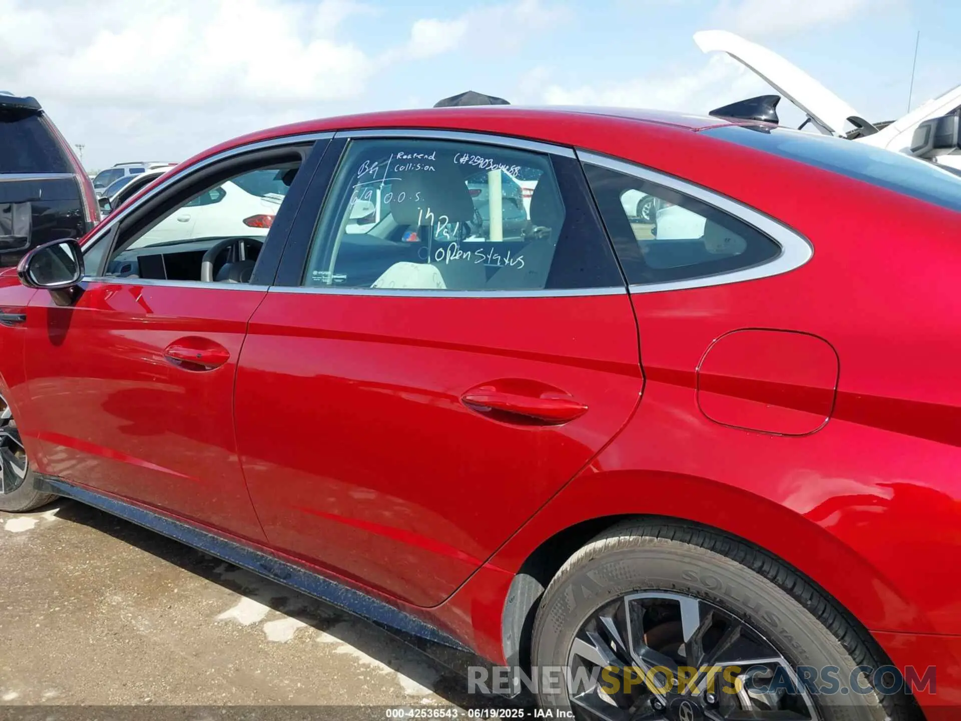 15 Photograph of a damaged car KMHL64JA5SA461875 HYUNDAI SONATA 2025