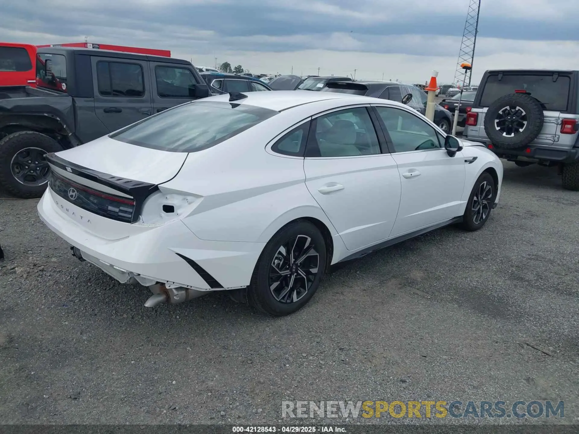 4 Photograph of a damaged car KMHL64JA5SA470043 HYUNDAI SONATA 2025