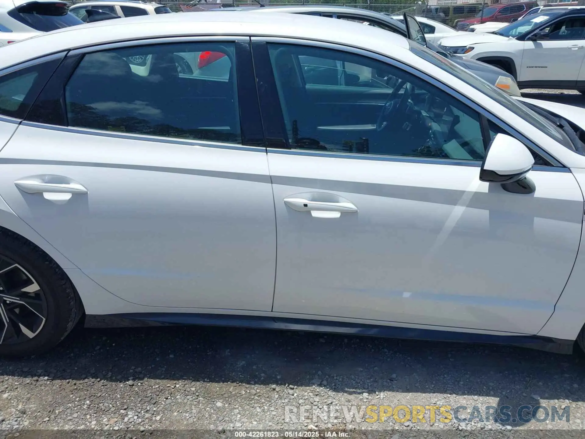 13 Photograph of a damaged car KMHL64JA7SA437111 HYUNDAI SONATA 2025