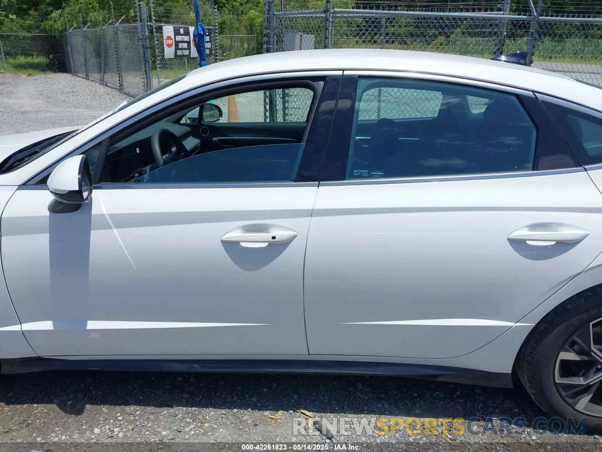 14 Photograph of a damaged car KMHL64JA7SA437111 HYUNDAI SONATA 2025