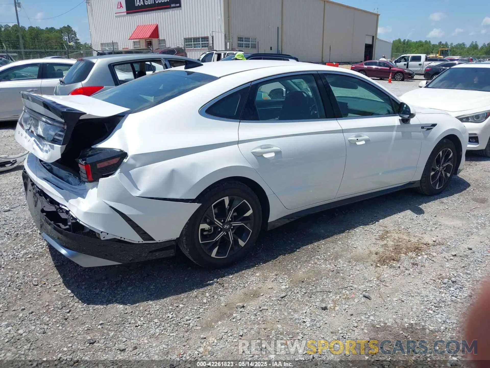 4 Photograph of a damaged car KMHL64JA7SA437111 HYUNDAI SONATA 2025