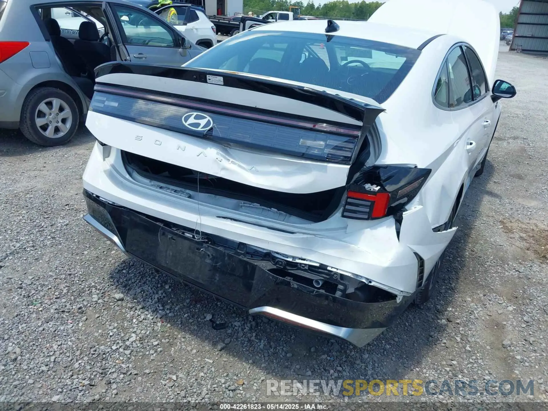 6 Photograph of a damaged car KMHL64JA7SA437111 HYUNDAI SONATA 2025