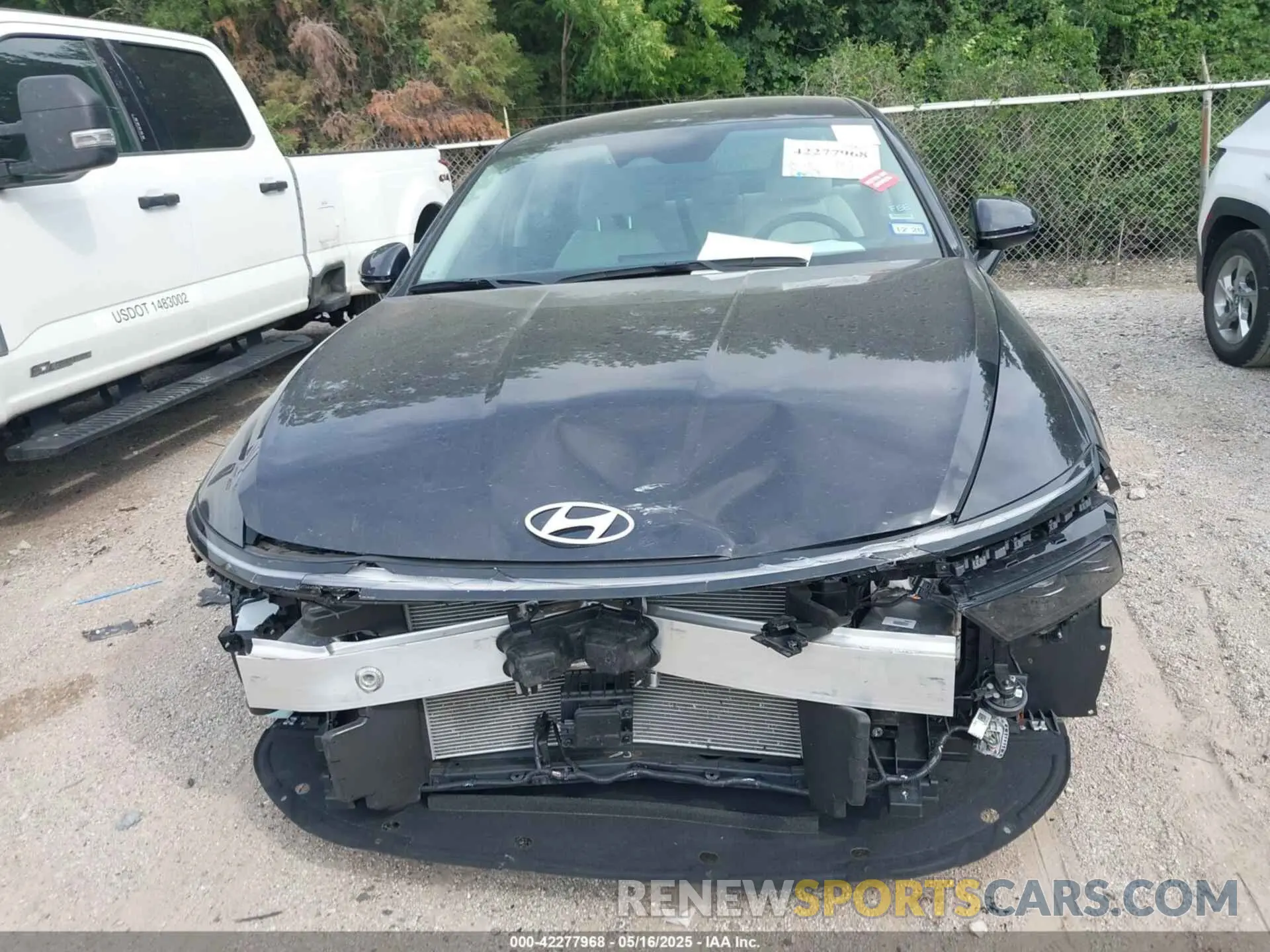 12 Photograph of a damaged car KMHL64JA8SA460753 HYUNDAI SONATA 2025