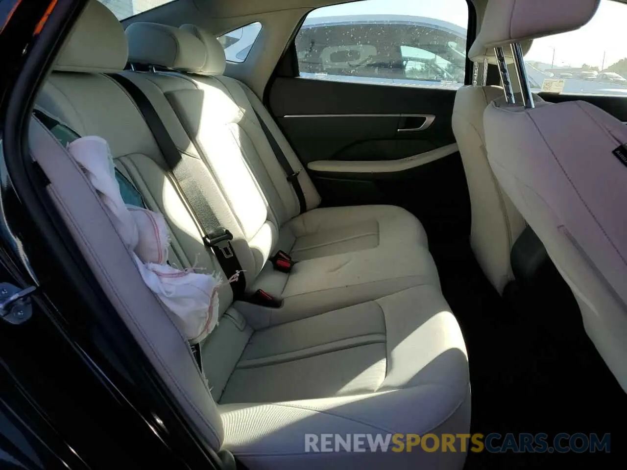 10 Photograph of a damaged car KMHL64JA9SA438230 HYUNDAI SONATA 2025