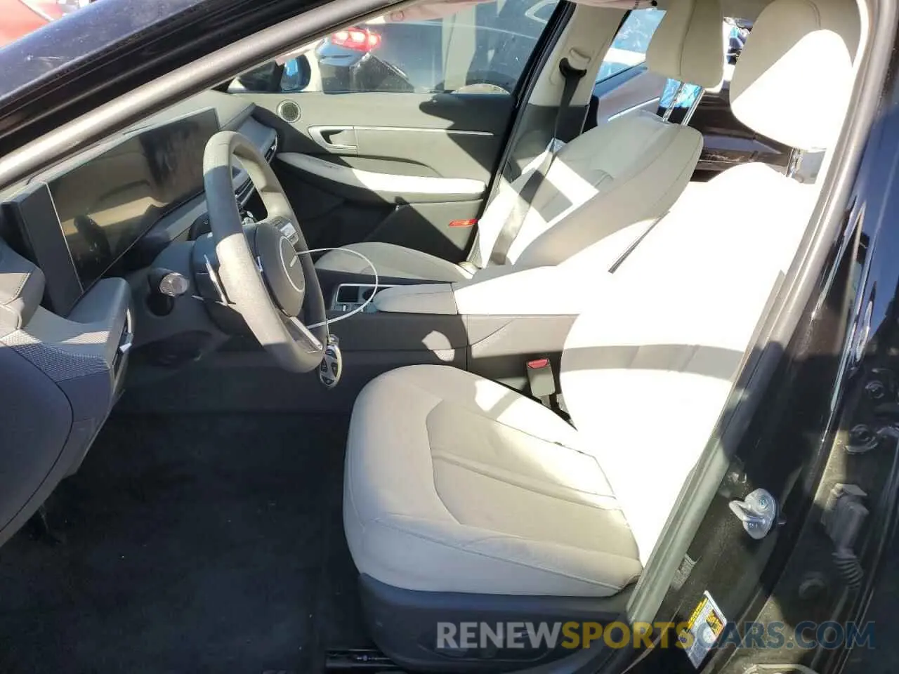 7 Photograph of a damaged car KMHL64JA9SA438230 HYUNDAI SONATA 2025