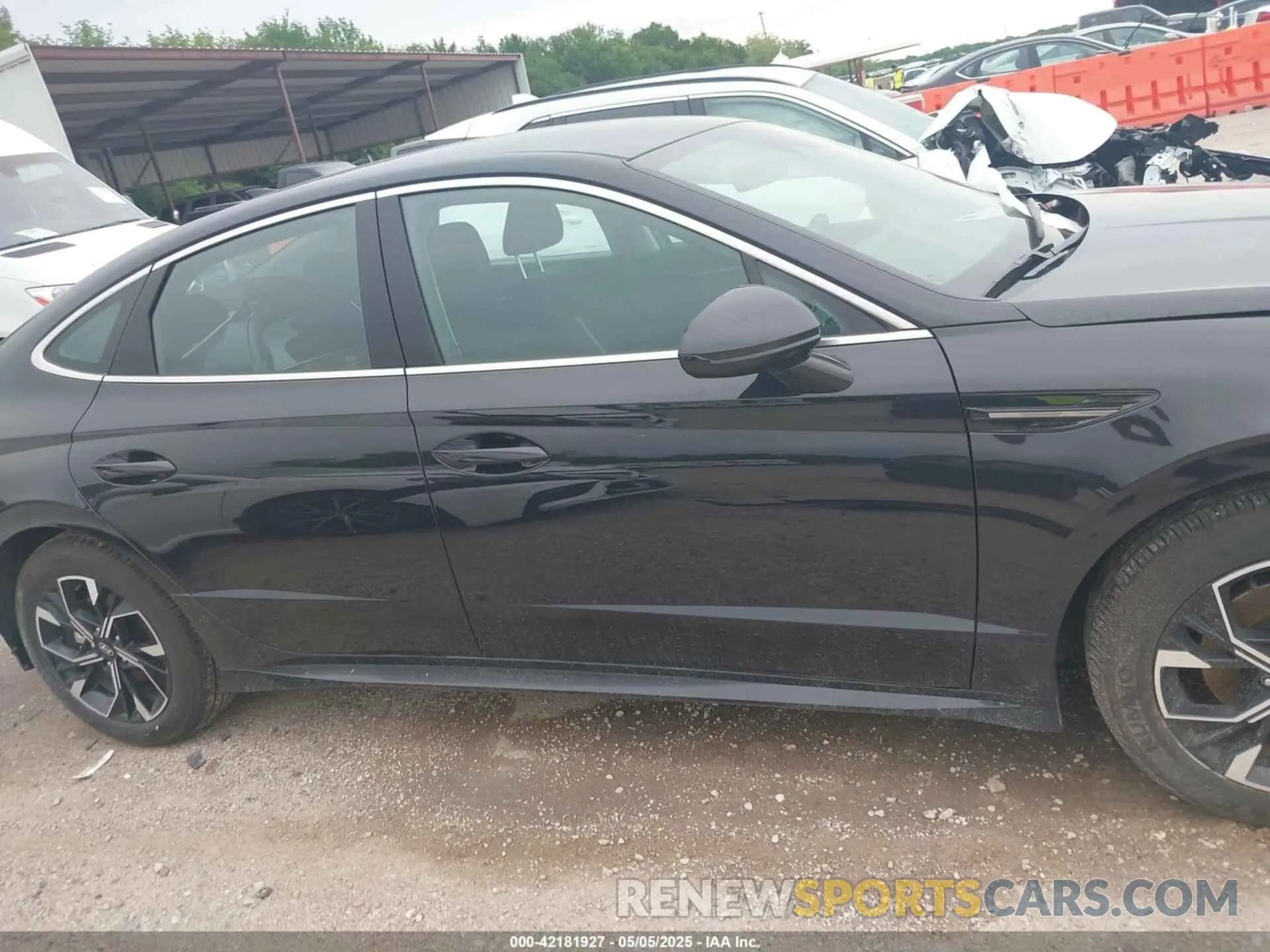 13 Photograph of a damaged car KMHL64JA9SA463449 HYUNDAI SONATA 2025