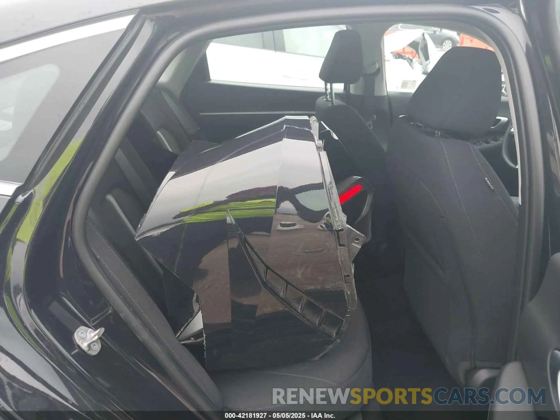 8 Photograph of a damaged car KMHL64JA9SA463449 HYUNDAI SONATA 2025